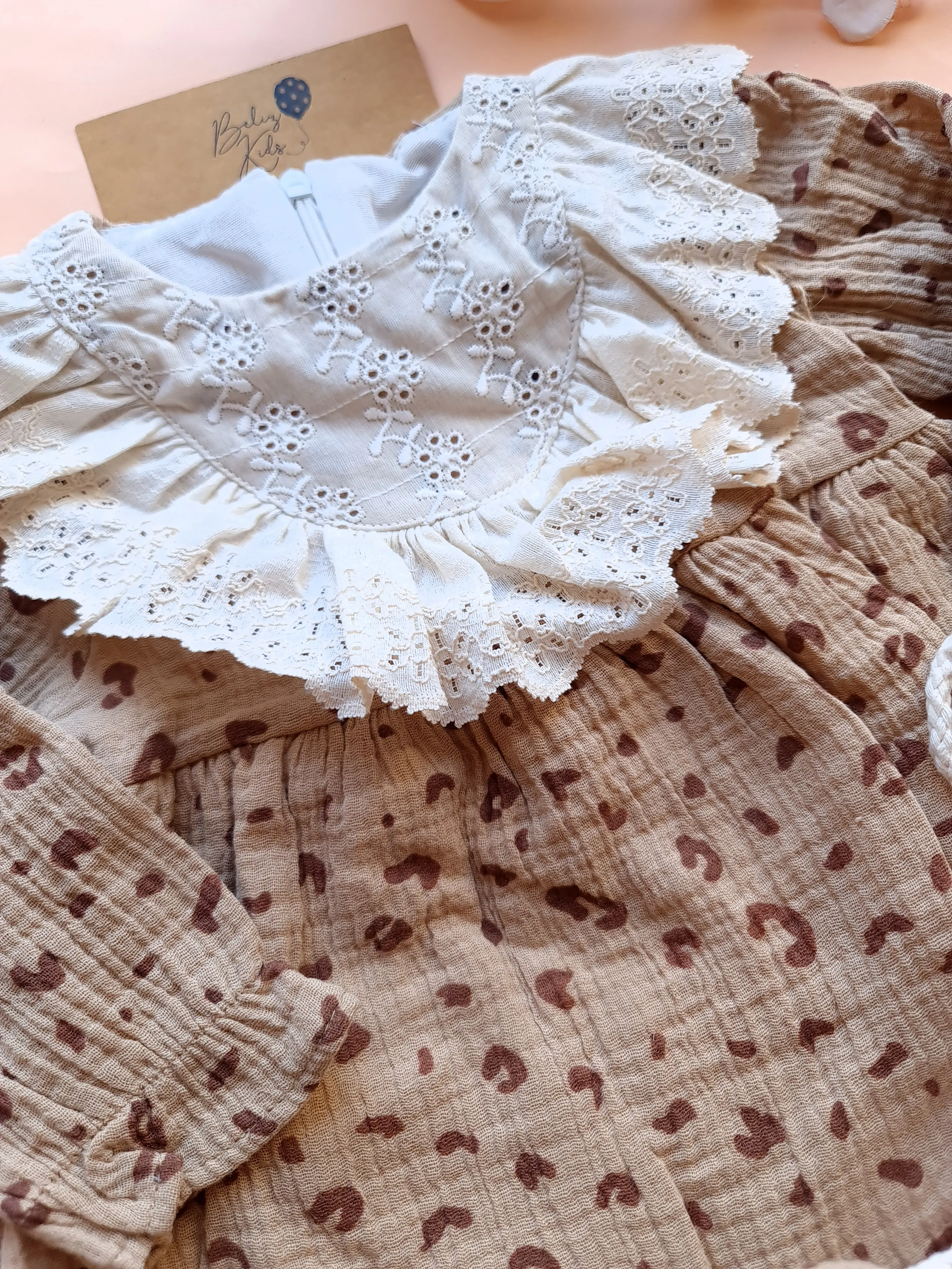 Leopar Desen Çantalı Müslin Elbise