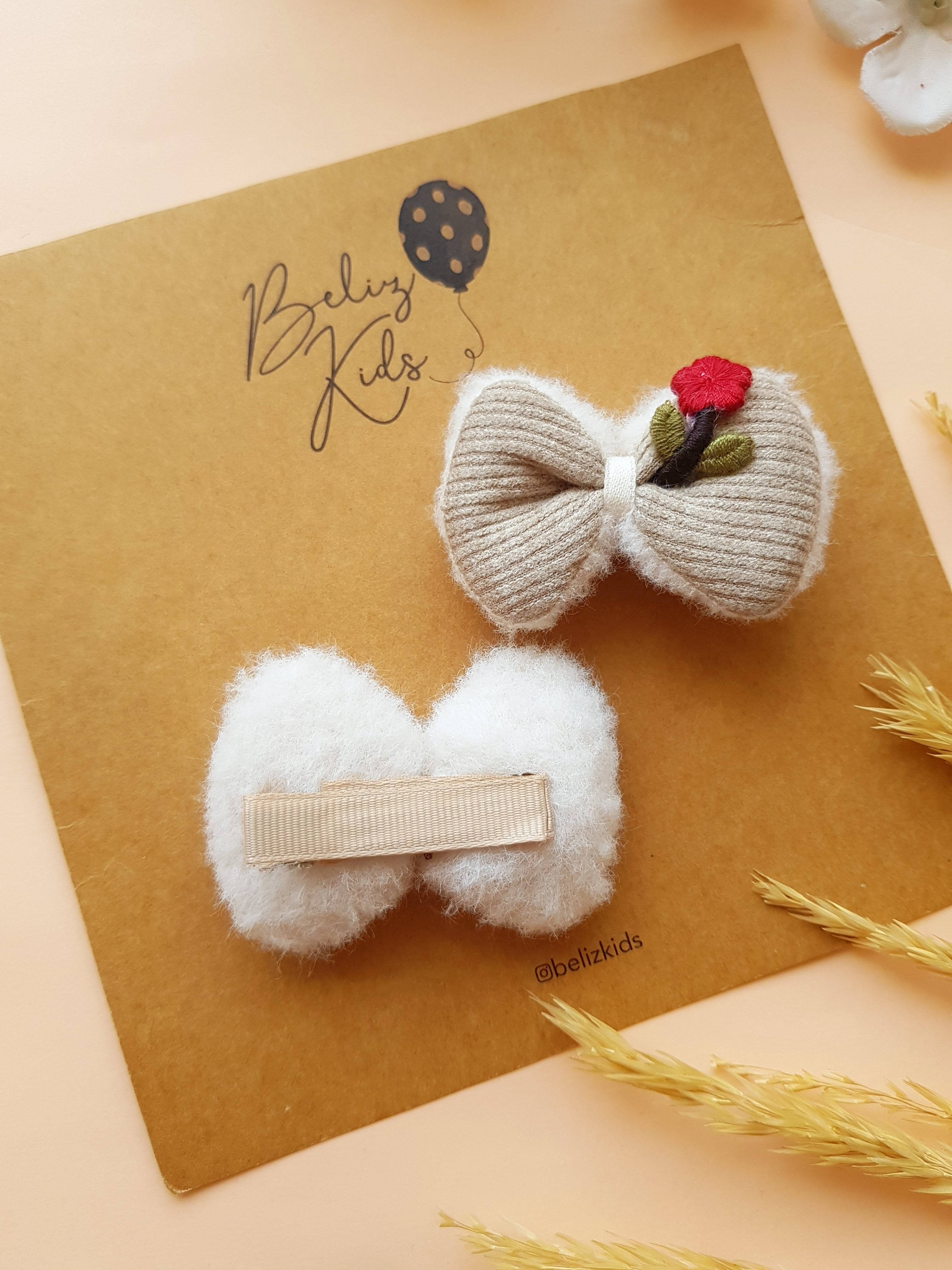 Çiçek Nakış Detaylı Fiyonk Klips Toka