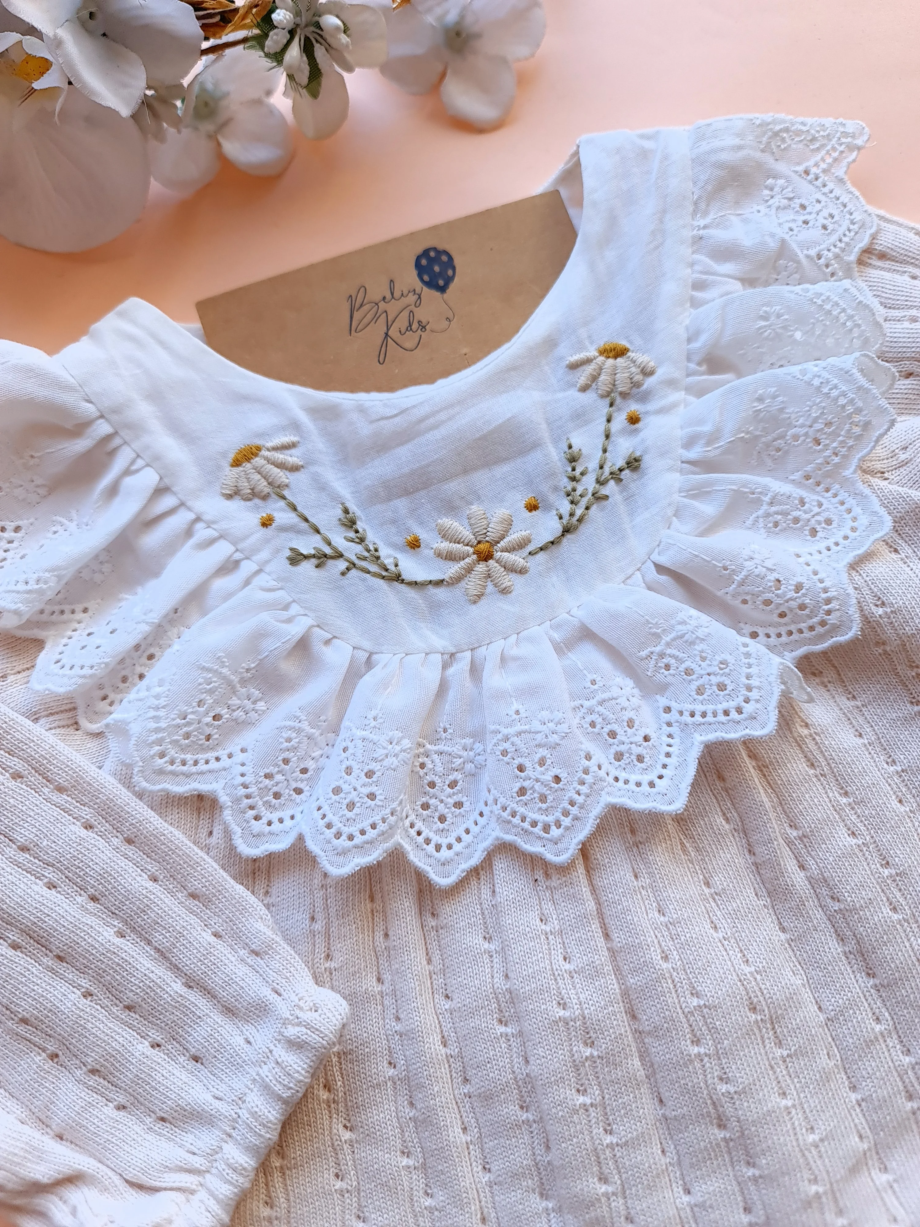 Krem Nakış ve Dantel Detaylı Premium Elbise