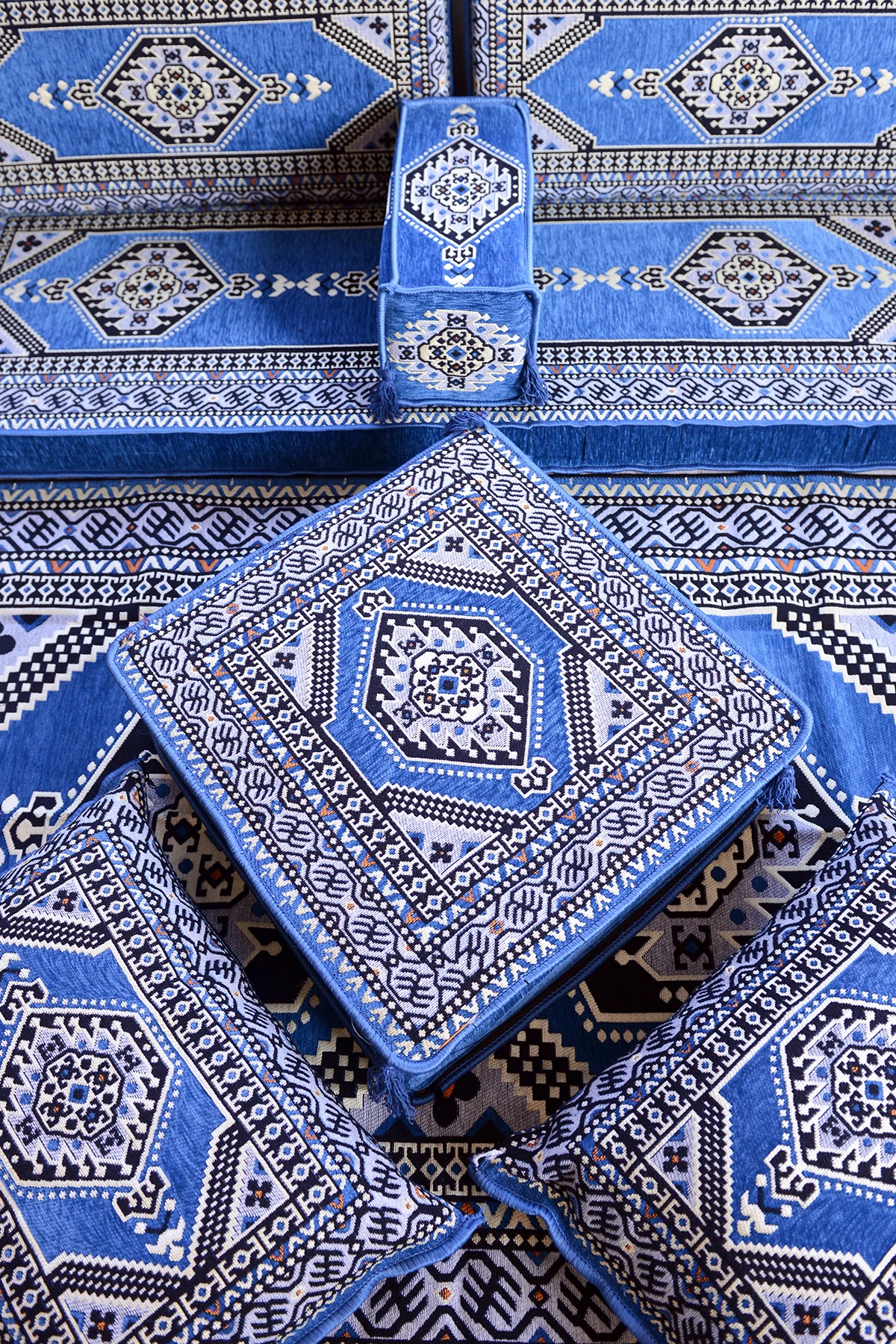 Şark Köşesi Takımı Konsepti Mavi Yahyalı Modeli Koltuk Takımı Sünger Dahil (18 Parça)