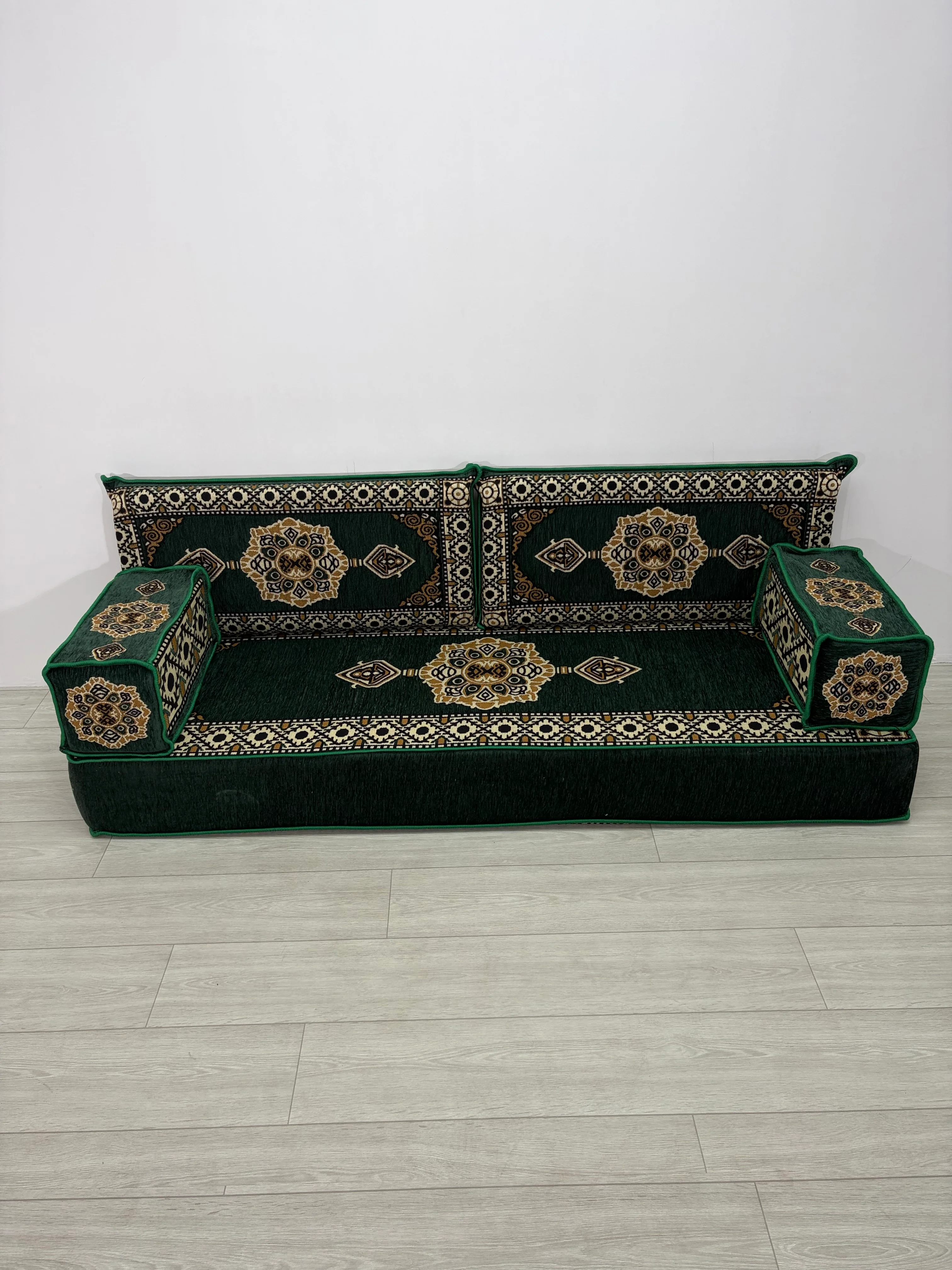 Güneş Modeli Yeşil Şark Köşesi Takımı 2 Kolluklu - 5 Parça - Yer Minderi Seti (20 Cm Minder Kalınlığı)