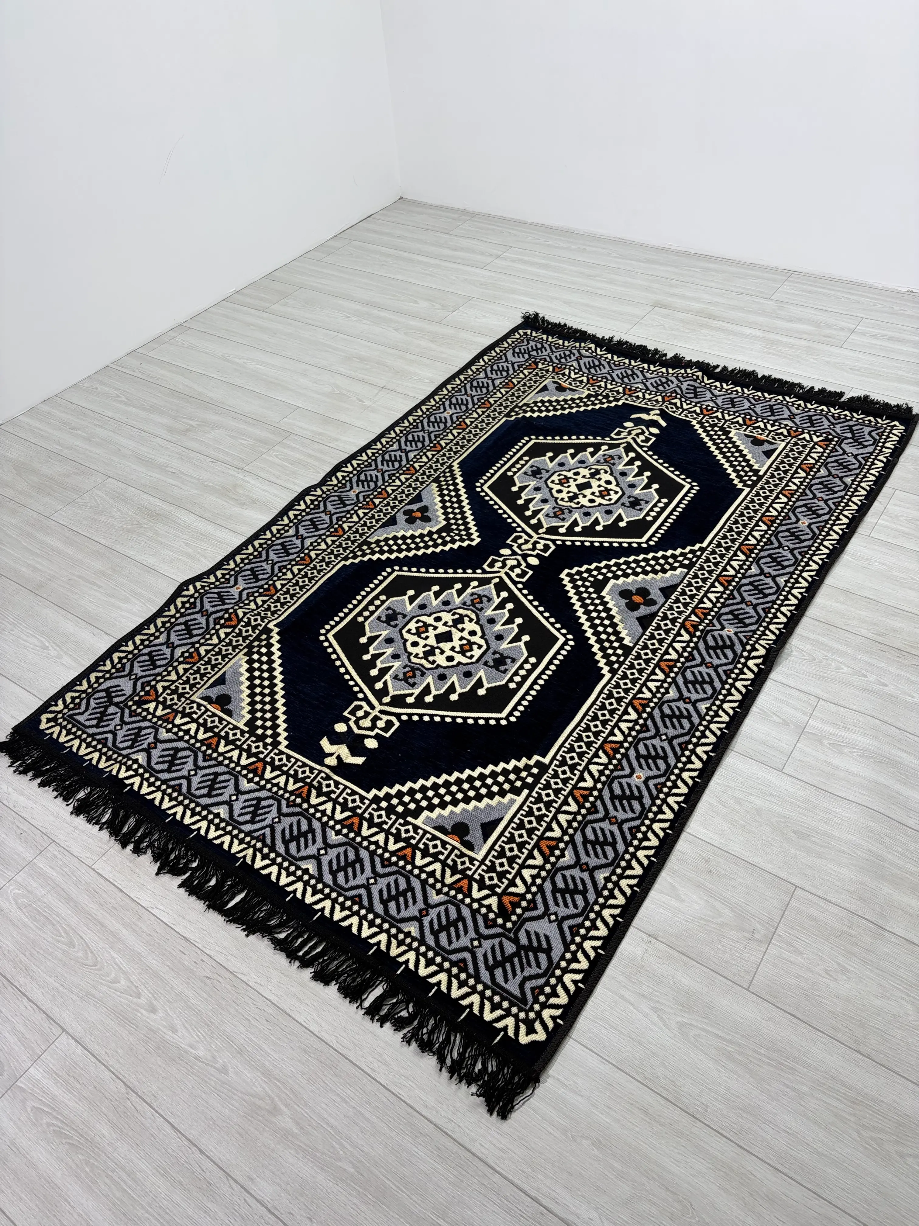 Pamuk Polyester Karışımlı Modern Otantik Kilim - Yahyalı Lacivert Modeli Yıkanabilir Kilim