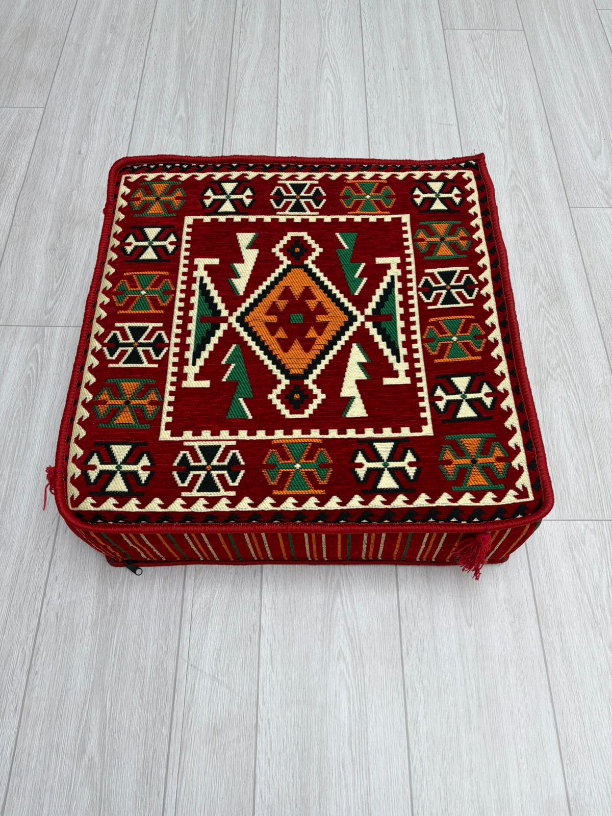 Anadolu Kırmızı Modeli Çökmeyen Süngerli Şark Köşesi Orta Sehpa (60 x 60 x 20 cm)