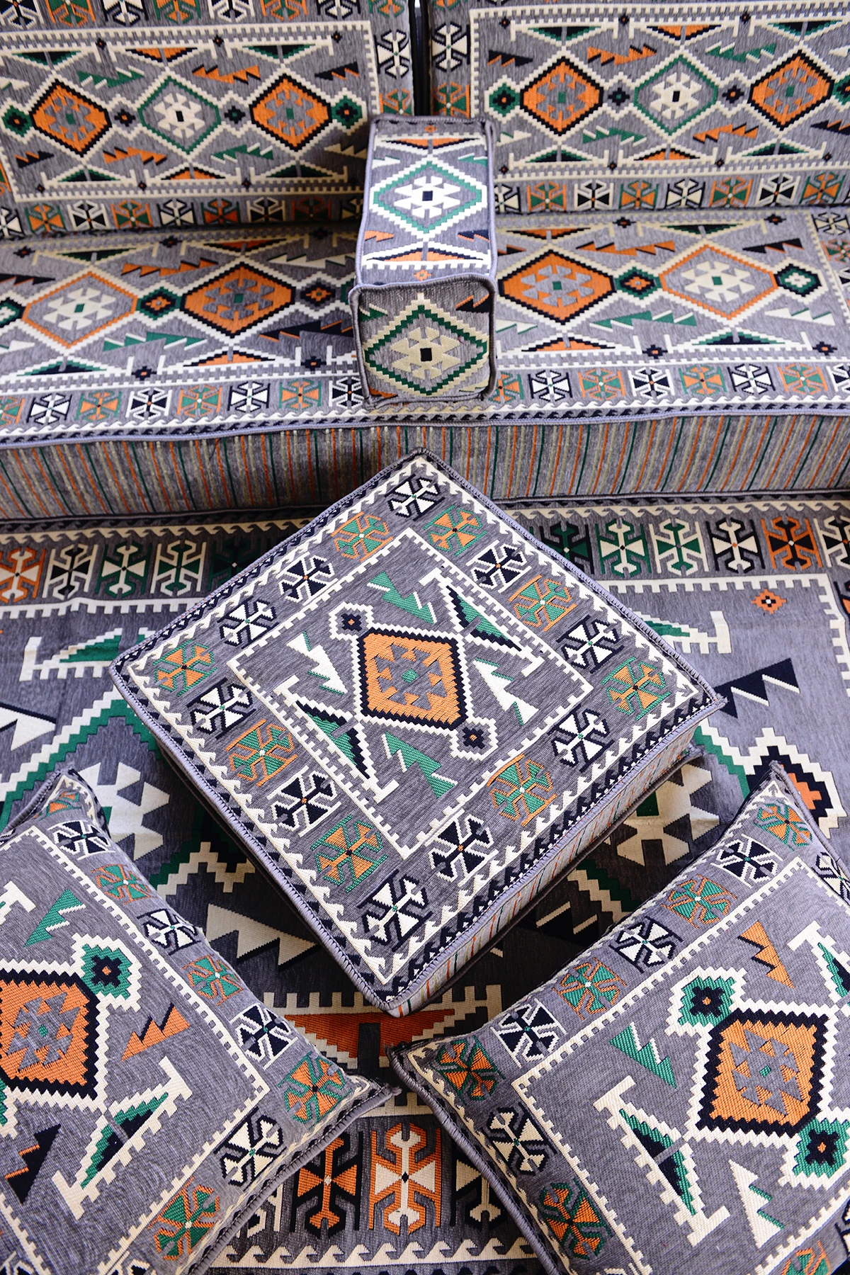 Şark Köşesi Takımı Gri Anadolu Modeli 18 Parça (20 CM MİNDER KALINLIĞI)