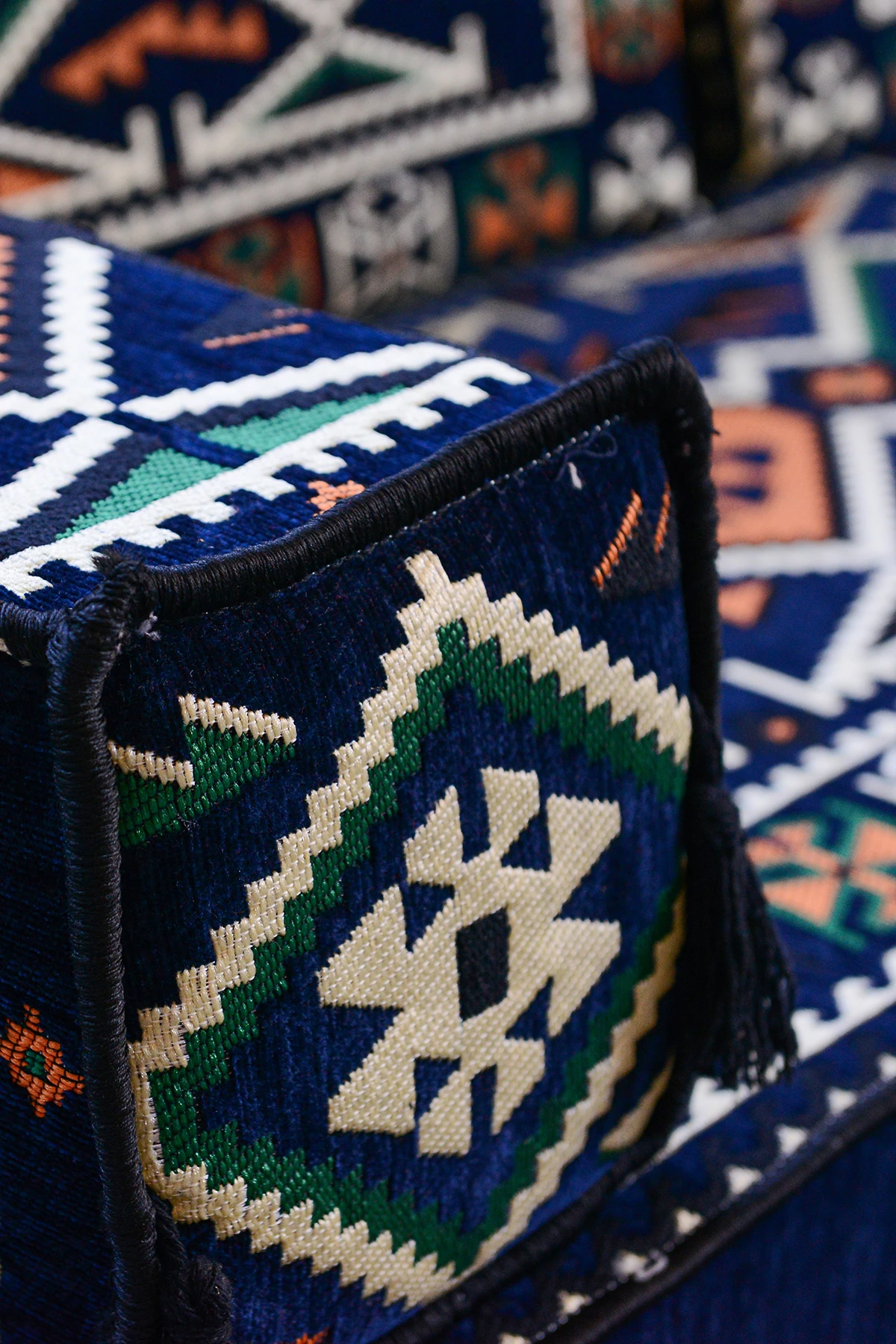 Şark Köşesi Takımı Lacivert Anadolu Modeli 13 Parça (20 CM MİNDER KALINLIĞI)