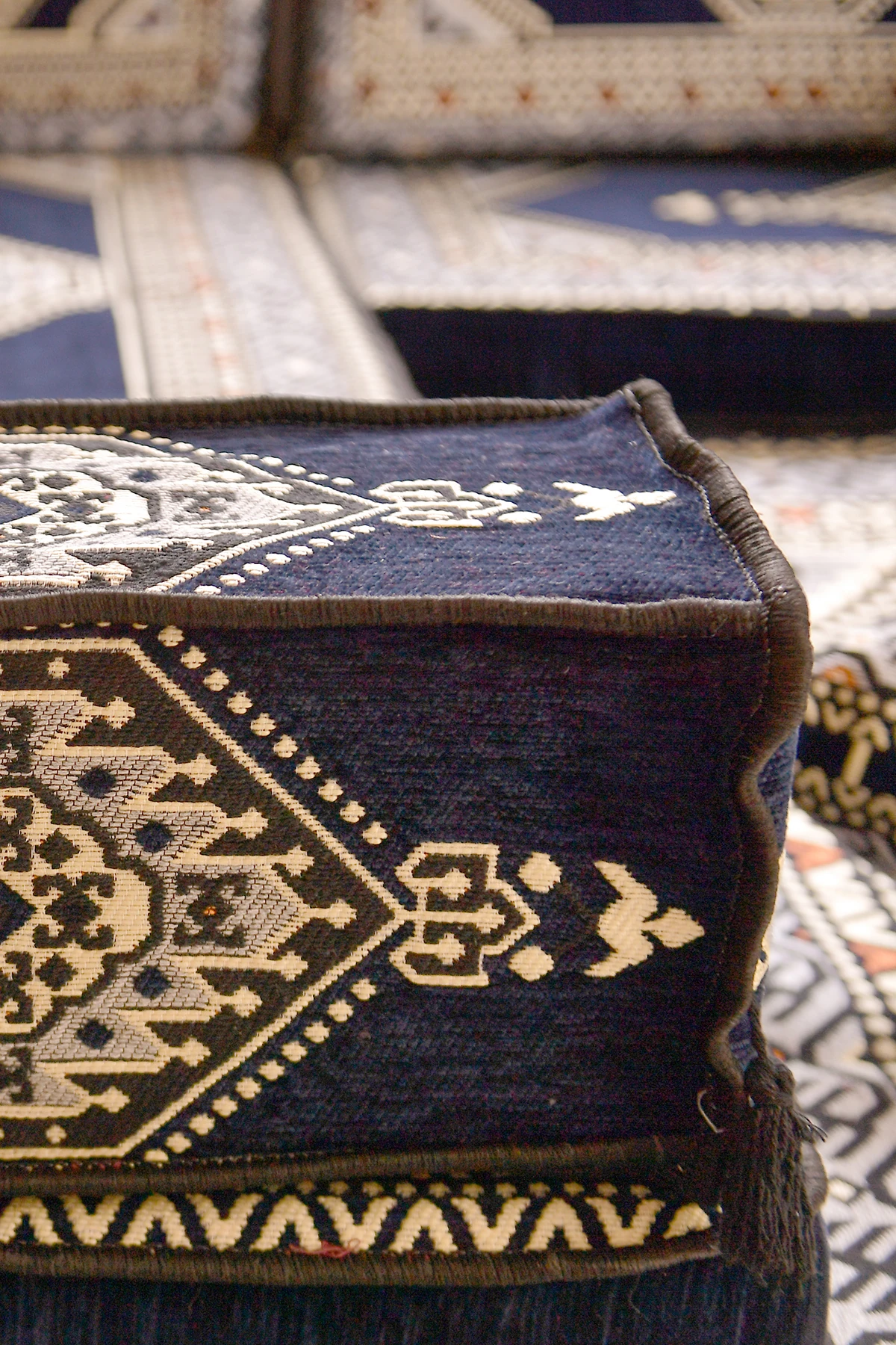 Şark Köşesi Takımı Konsepti Yahyalı Lacivert Modeli Koltuk Takımı Sünger Dahil (15 Parça)