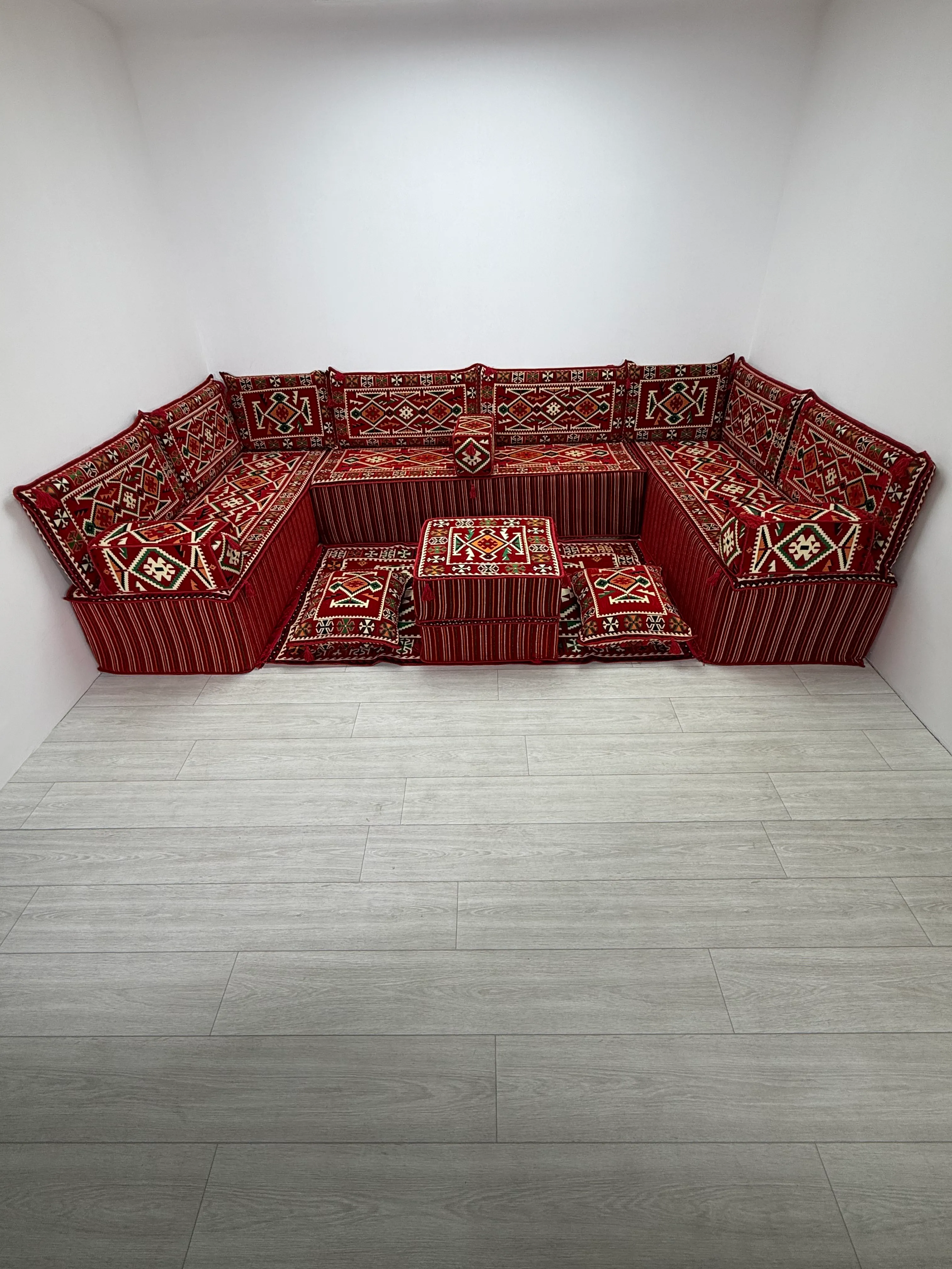 Kırmızı Anadolu Modeli U Şark Köşesi Seti (40 cm Ultra Süngerli) - 190x330x190 cm Çökmeyen Yer Minderli Tam Set 19 Parça