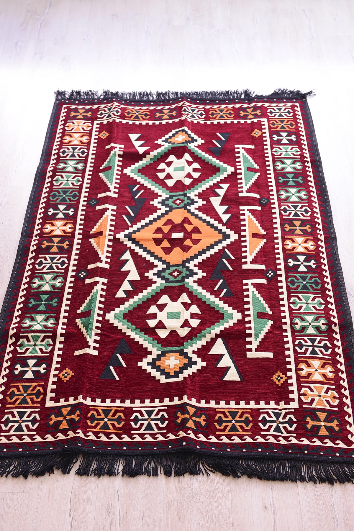 Şark Köşesi Halısı Modelleri Otantik Kilim Anadolu Bordo