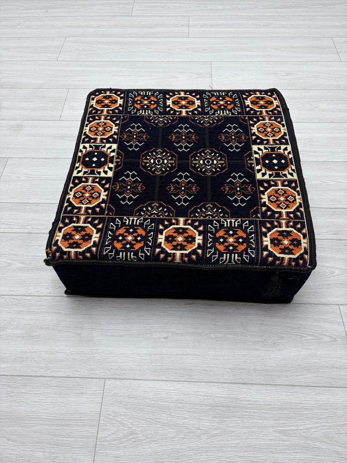 Lacivert Buhara Modeli Çökmeyen Süngerli Şark Köşesi Orta Sehpa (60 x 60 x 20 cm)