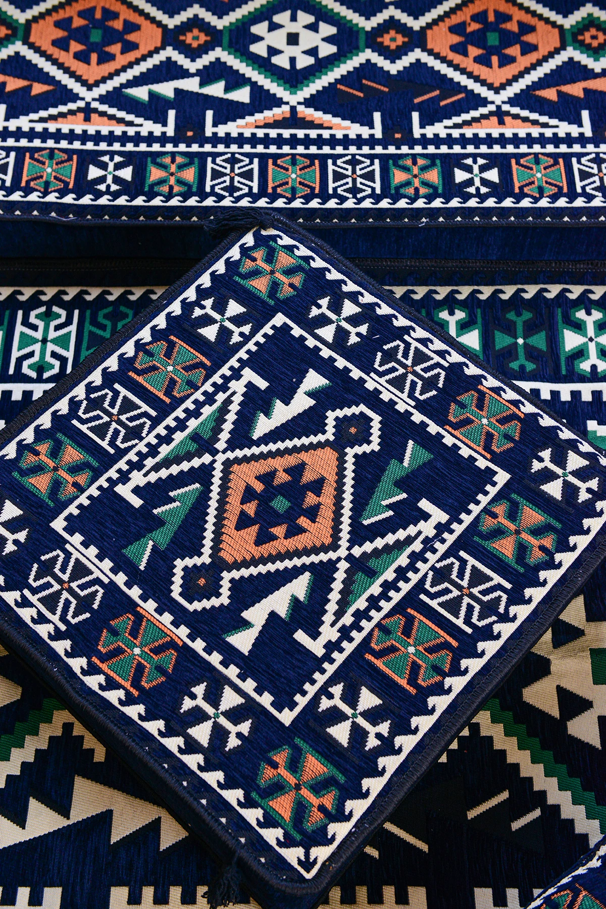 Şark Köşesi Takımı Lacivert Anadolu Modeli 18 Parça (20 CM MİNDER KALINLIĞI)