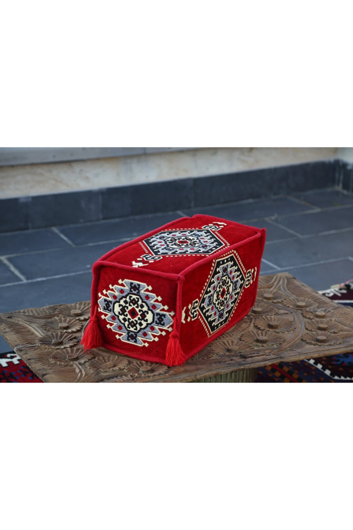 Şark Köşesi Takımı Kol Dayama Minderi Kırmızı Yahyalı Modeli (22 x 22 x 50 cm)