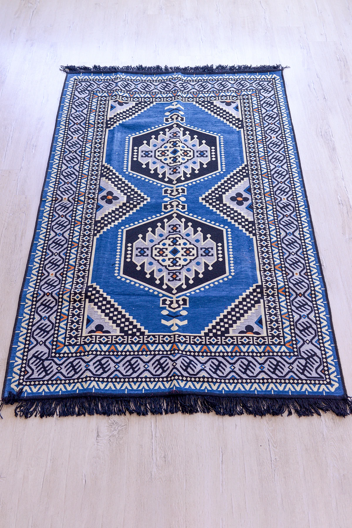 Şark Köşesi Halısı Modelleri Otantik Kilim Yahyalı Mavi