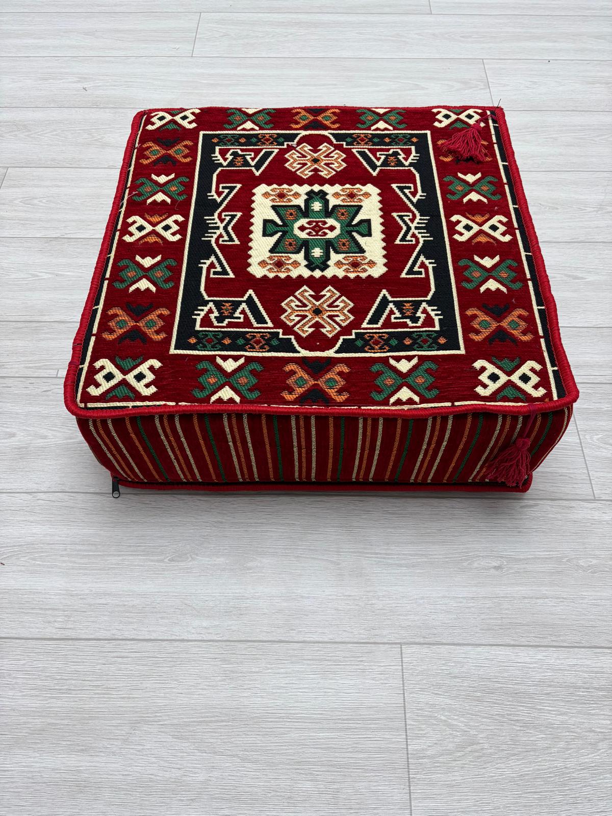 Bergama Modeli Çökmeyen Süngerli Şark Köşesi Orta Sehpa (60 x 60 x 20 cm)