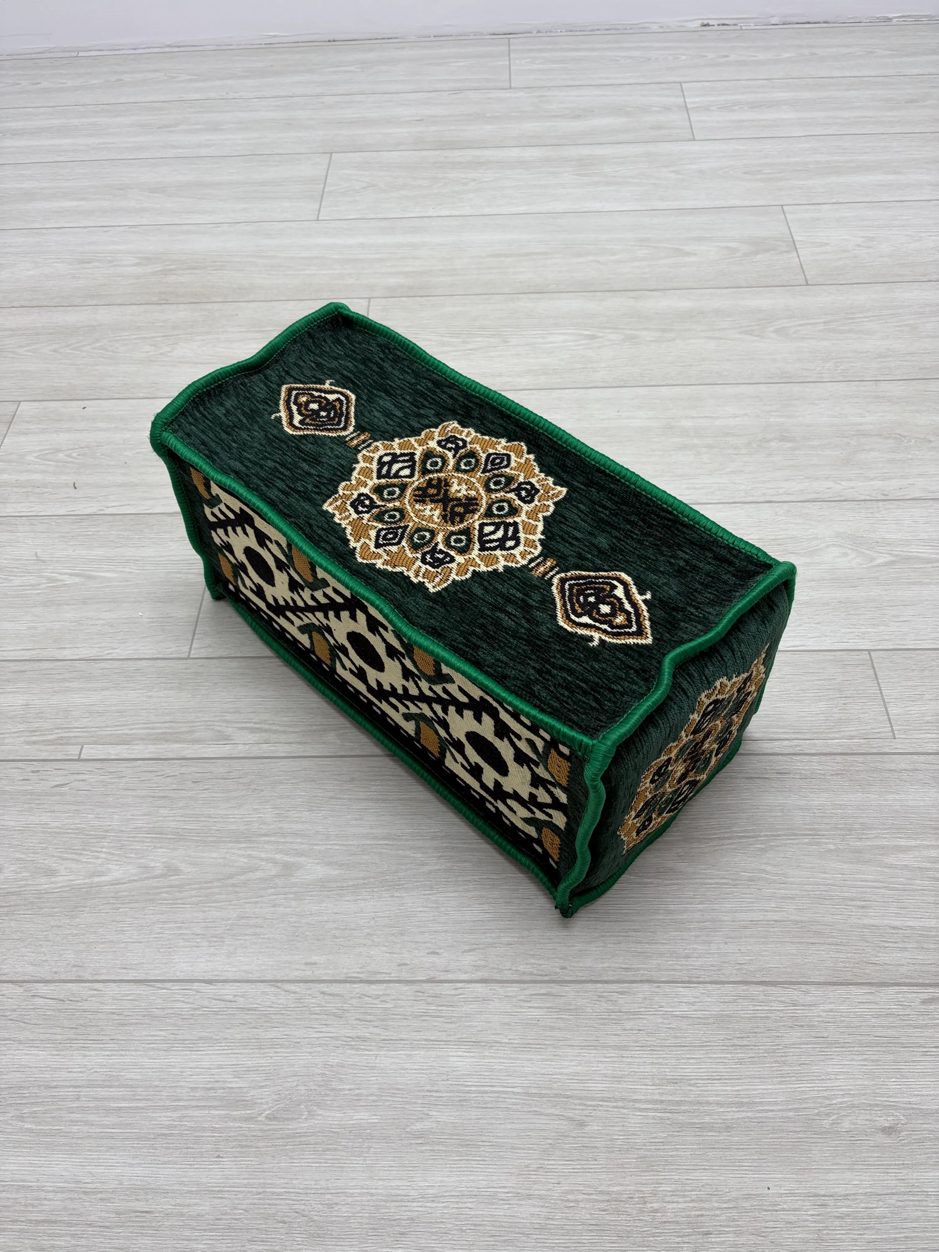 Şark Köşesi Takımı Kol Dayama Minderi Güneş Modeli Yeşil (22 x 22 x 50 cm)