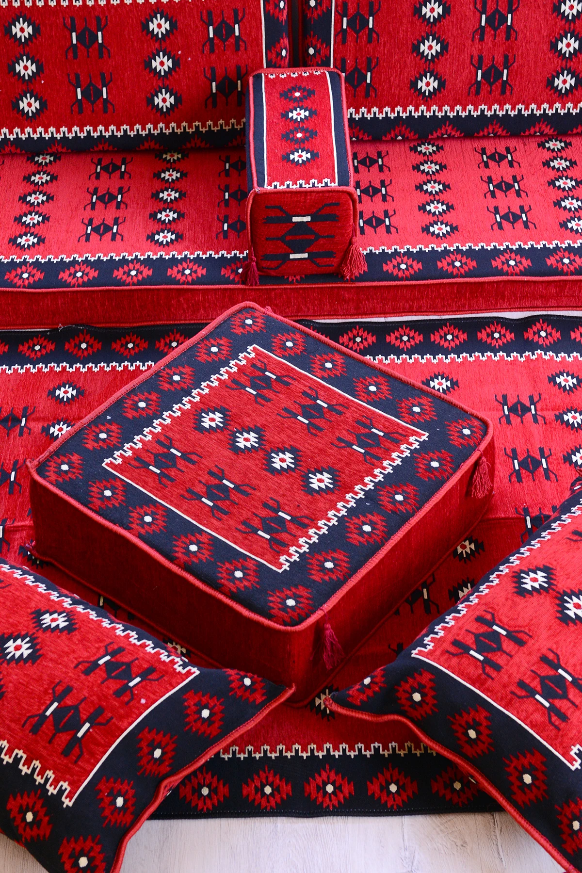 Şark Köşesi Takımı Konsepti Kırmızı Yemen Modeli Koltuk Takımı Sünger Dahil (13 Parça)