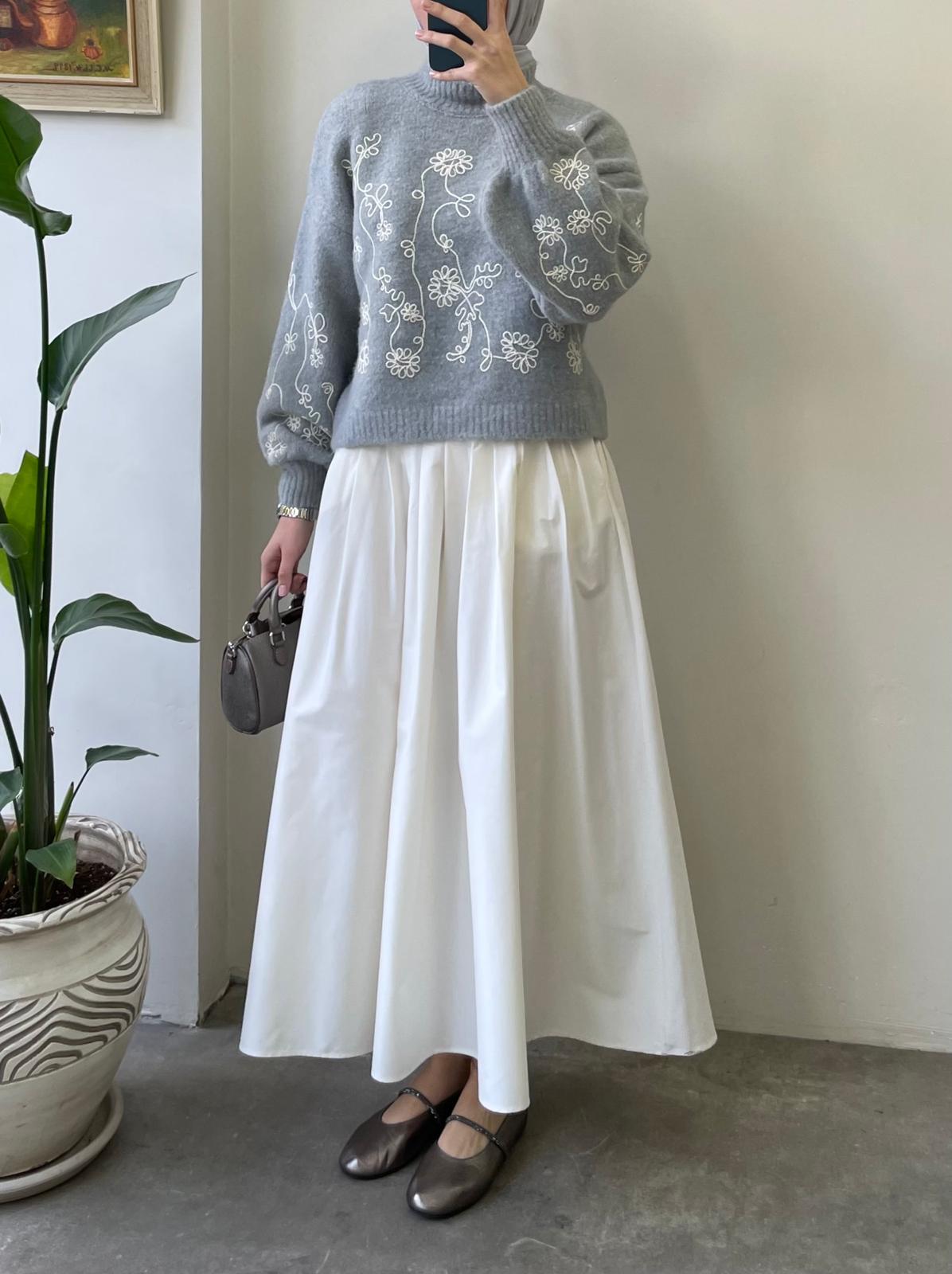 Nakış İşlemeli Yün Kazak