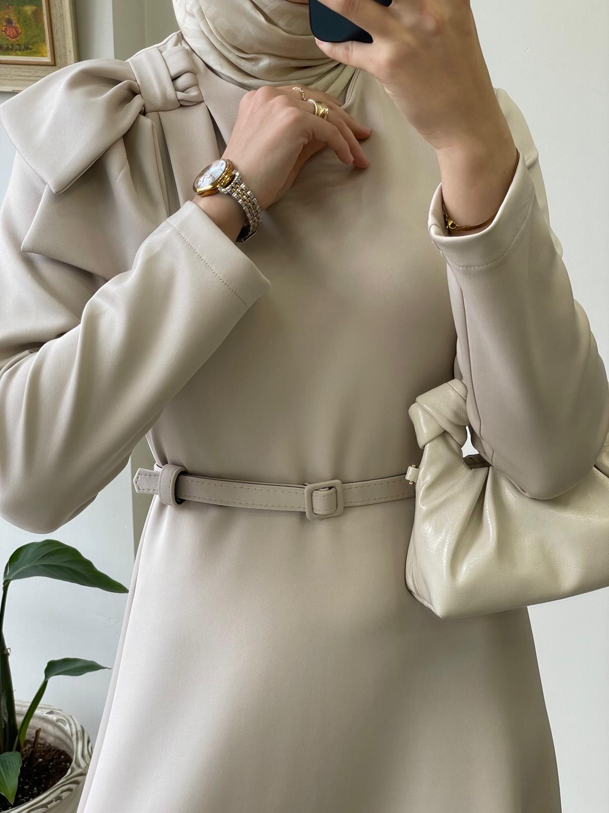 Omuz Detaylı Elbise