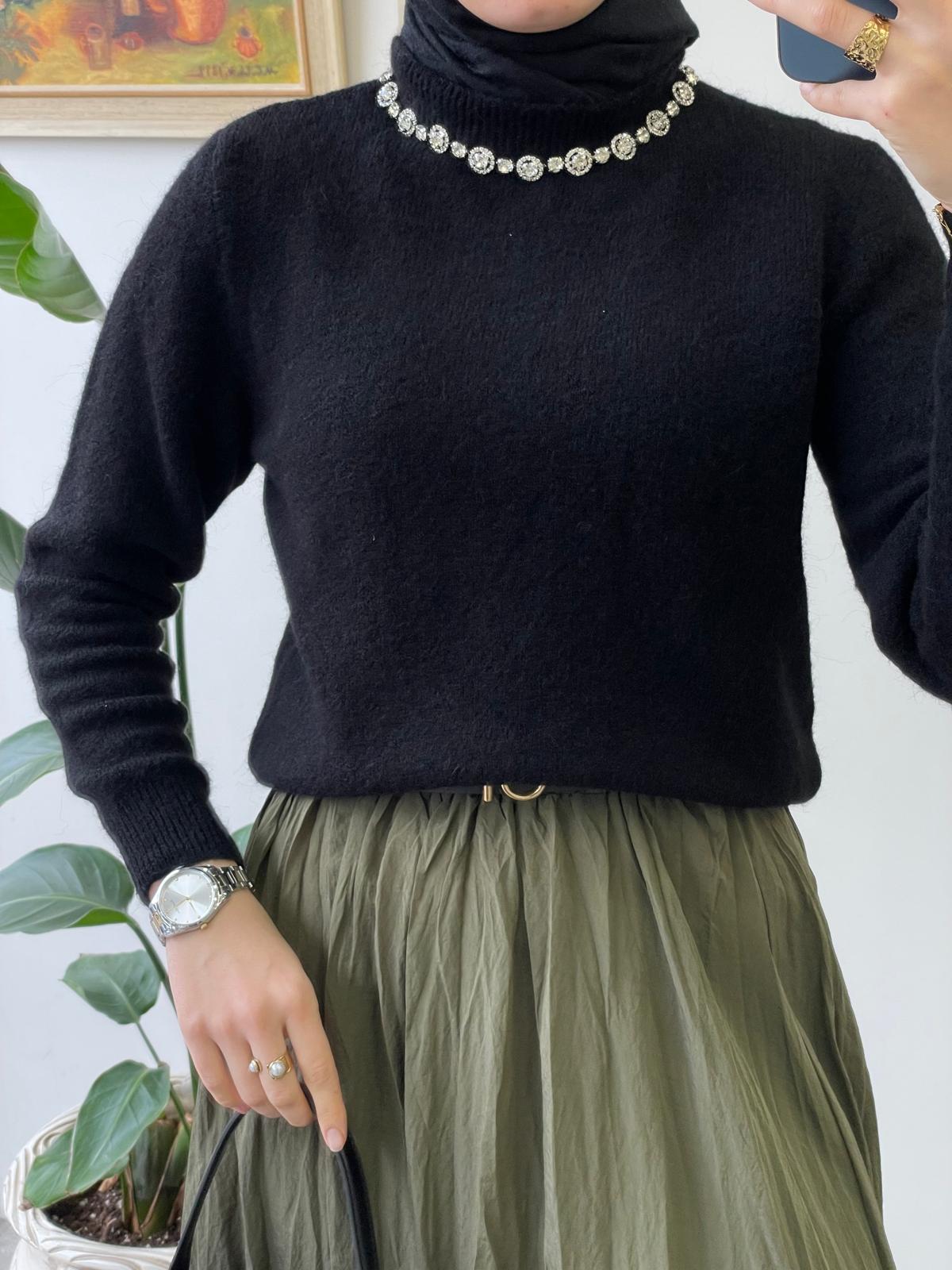 Kolye Aksesuarlı Kazak