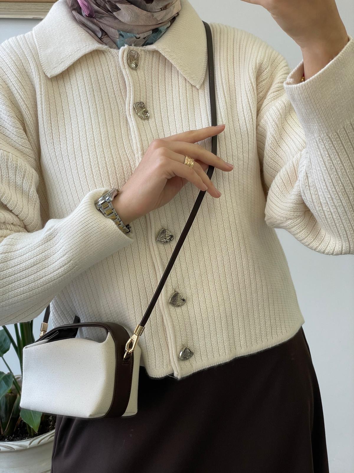 Kalp Aksesuarlı Dokuma Hırka - Ekru