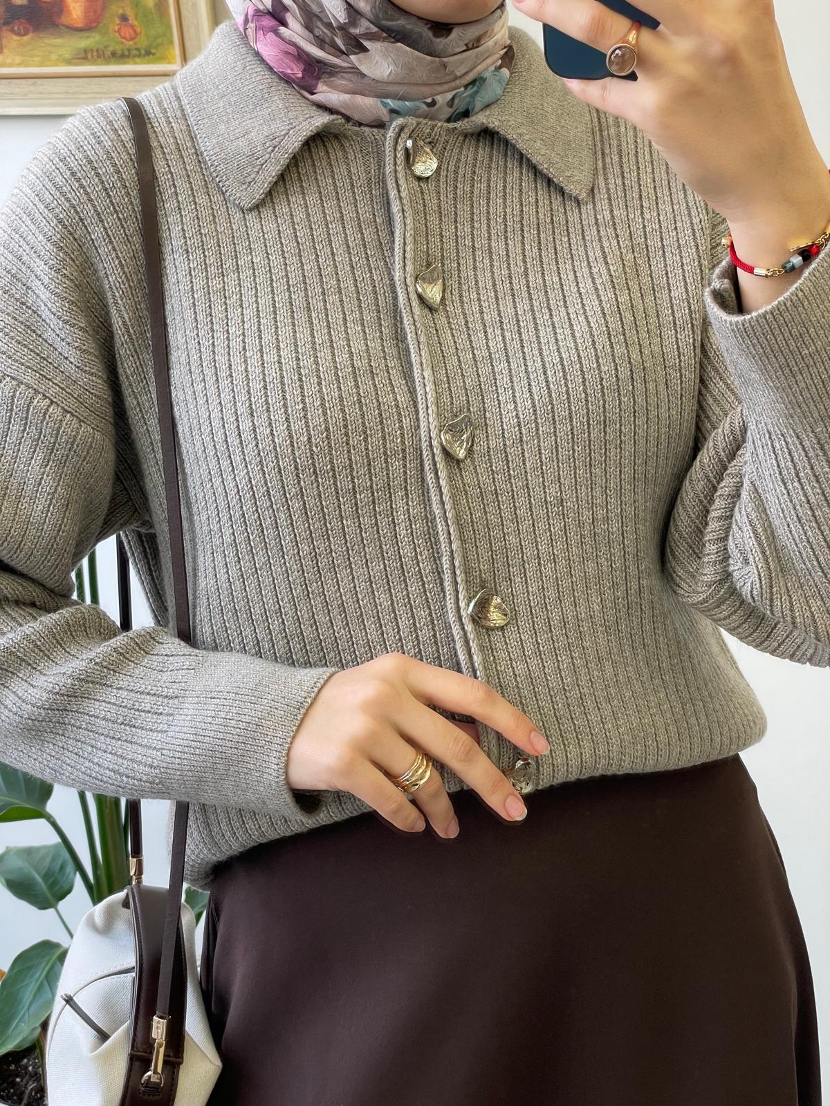 Kalp Aksesuarlı Dokuma Hırka - Vizon