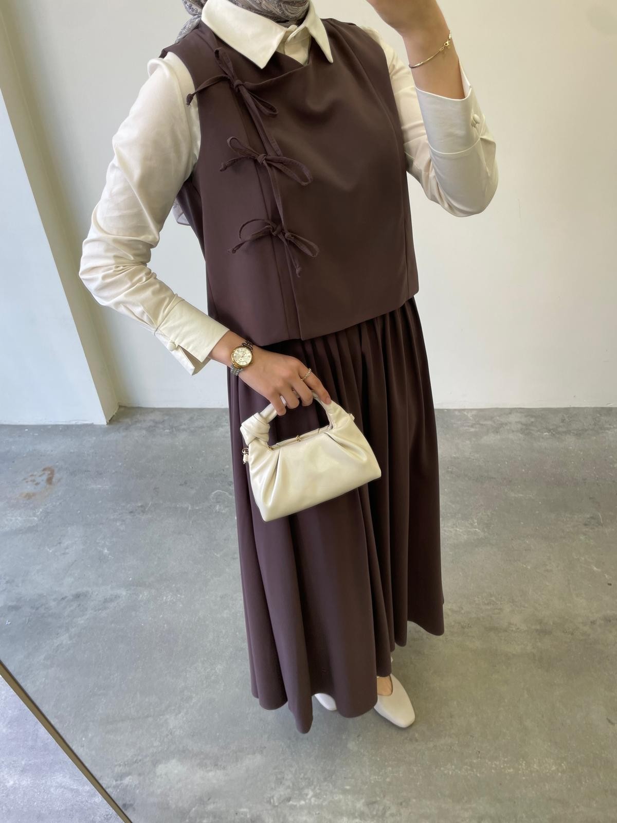 Flora Yelekli Takım