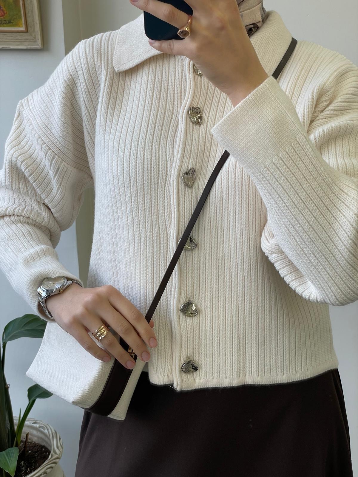 Kalp Aksesuarlı Dokuma Hırka