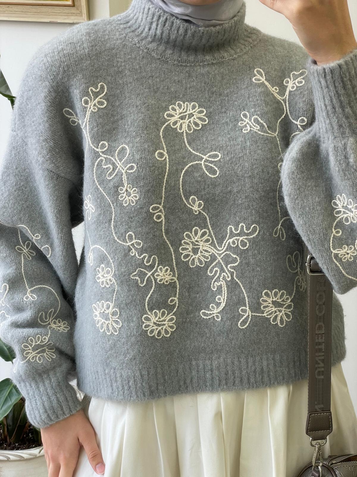 Nakış İşlemeli Yün Kazak - Buz Mavi