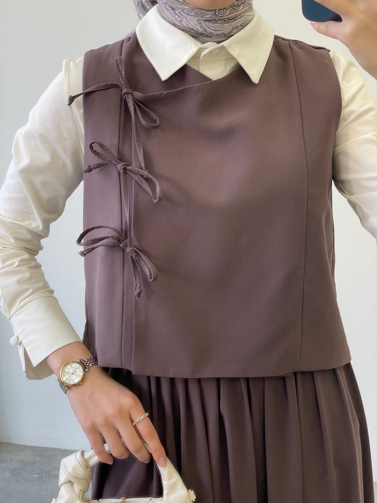 Flora Yelekli Takım