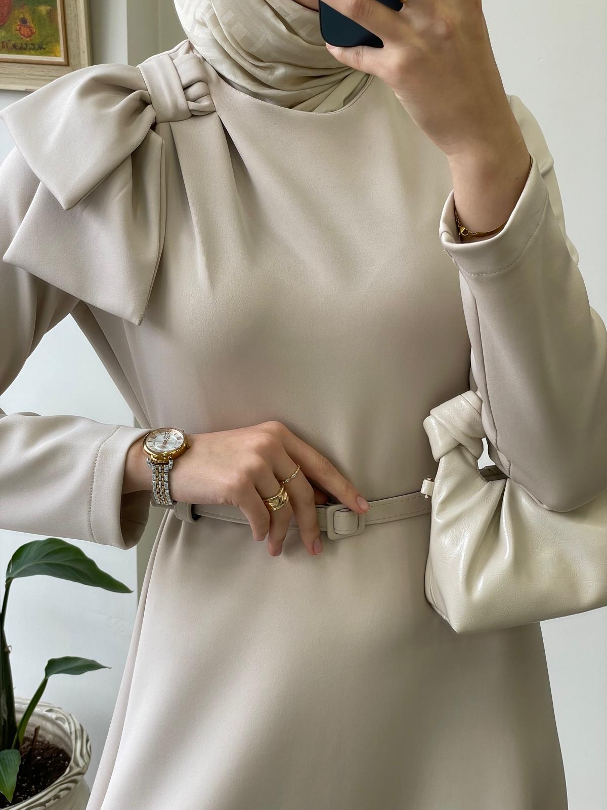 Omuz Detaylı Elbise