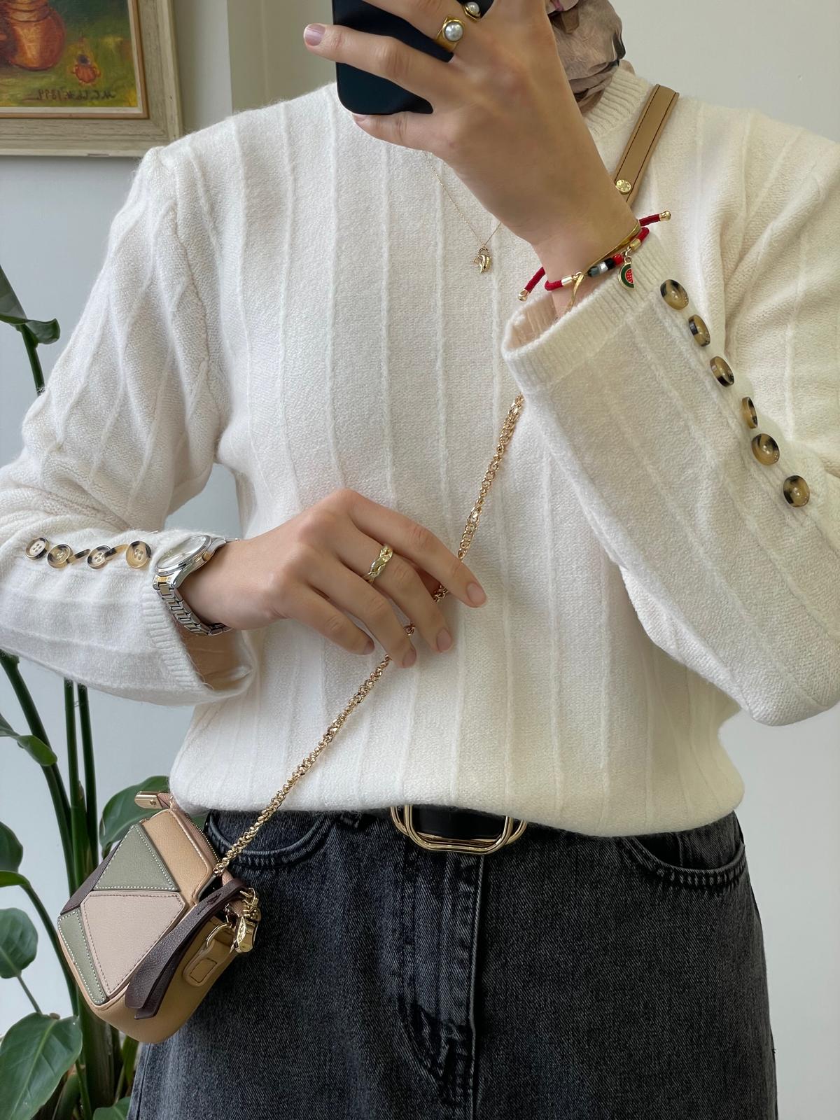 Şeritli Kolu Düğmeli Kazak - Beyaz