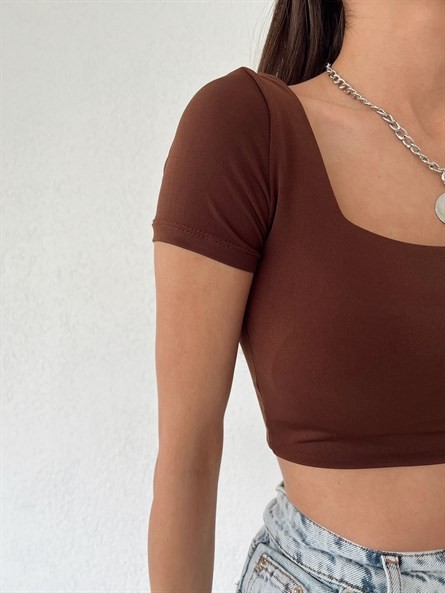 Geniş Yaka Sandy Croptop Kahverengi