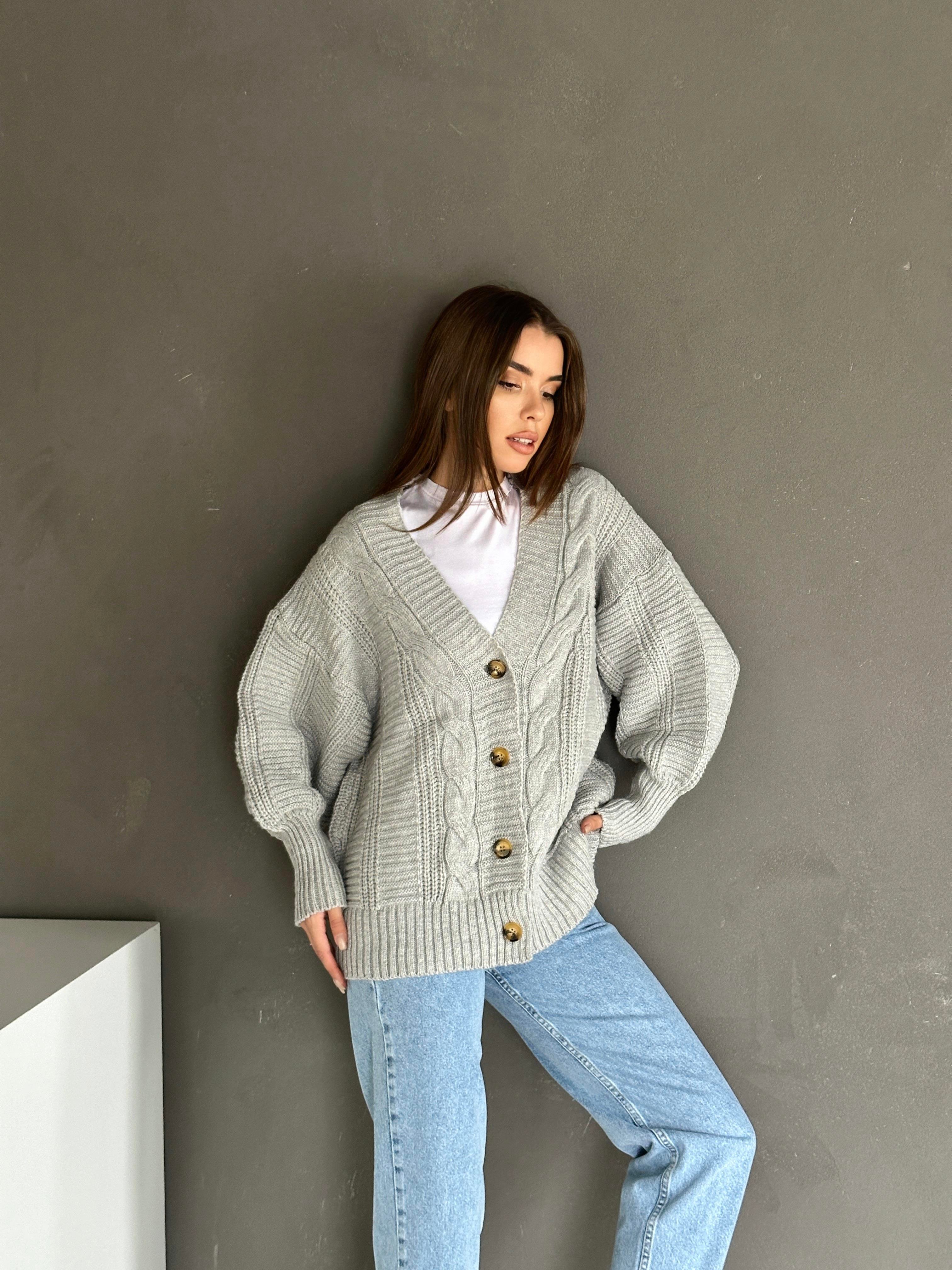 Düğmeli Oversize Örgü Hırka Açık Gri