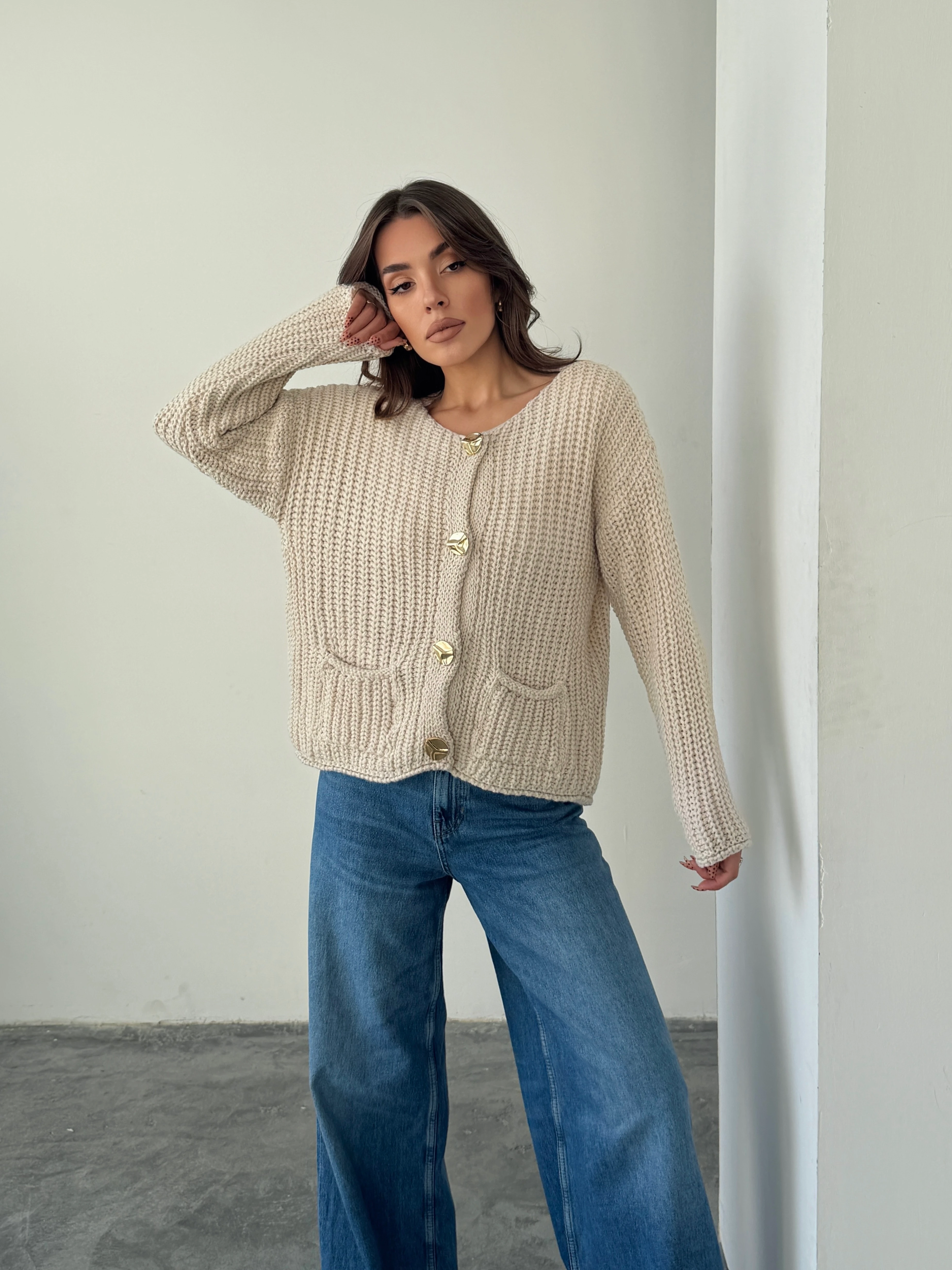 Gold Düğmeli Örme Hırka - Taş