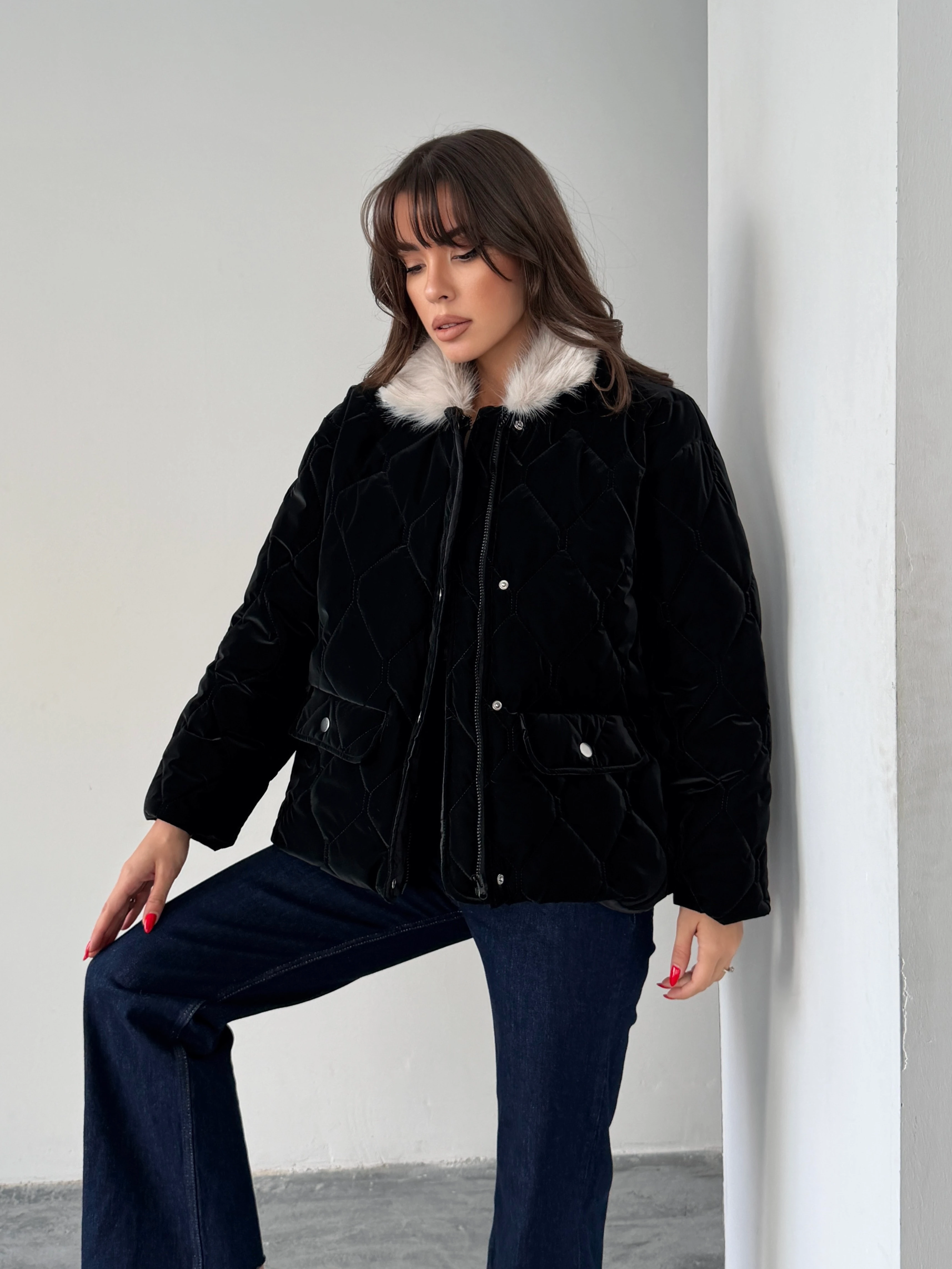 Kapitone Kürk Detay Mont  - Siyah