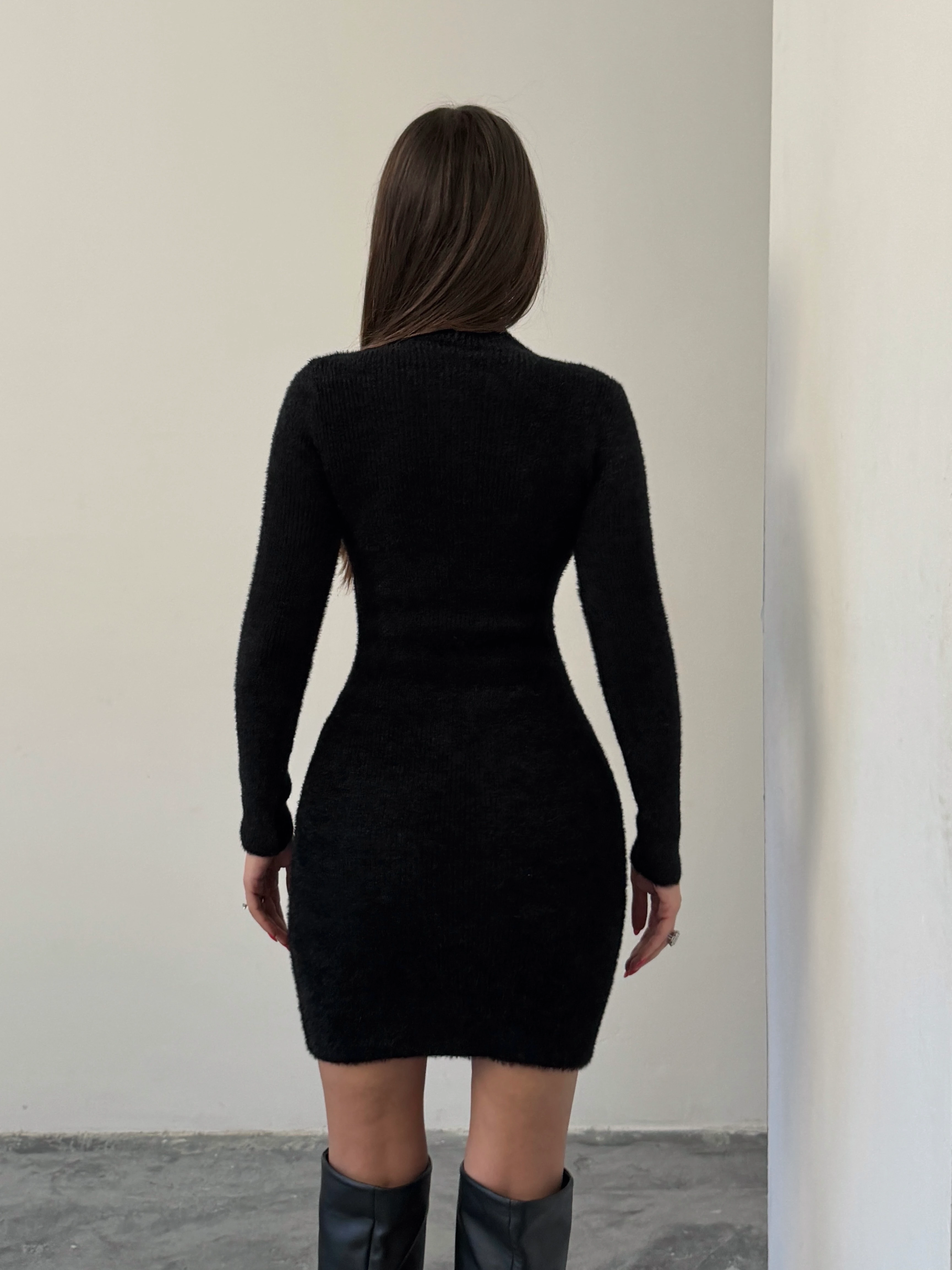 Dik Yaka Yumoş Elbise - Siyah