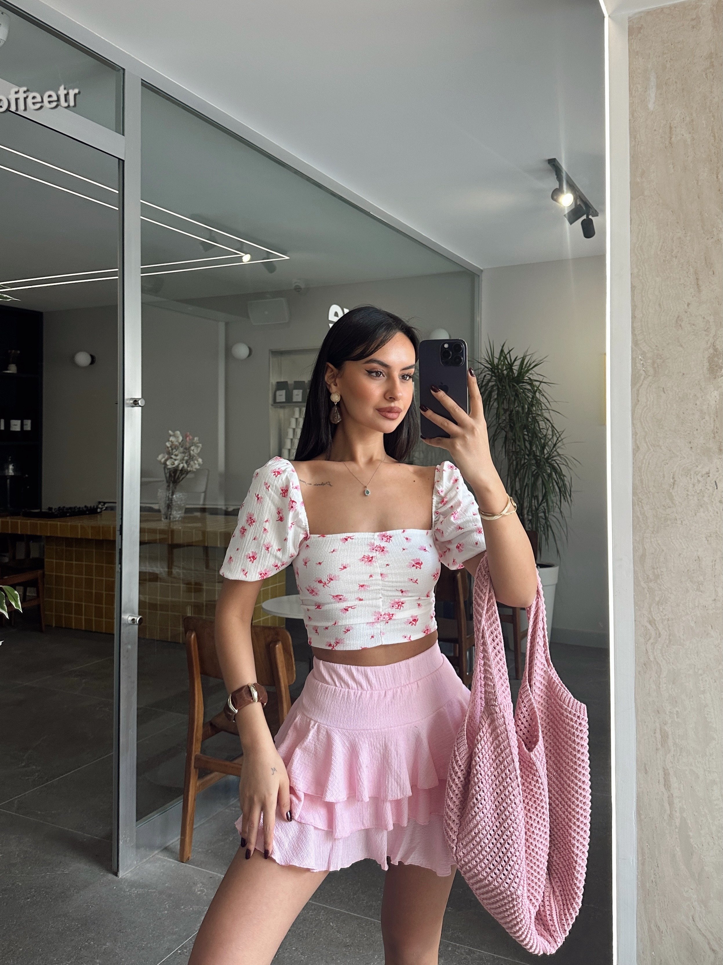 Çiçekli Madonna Yaka Crop