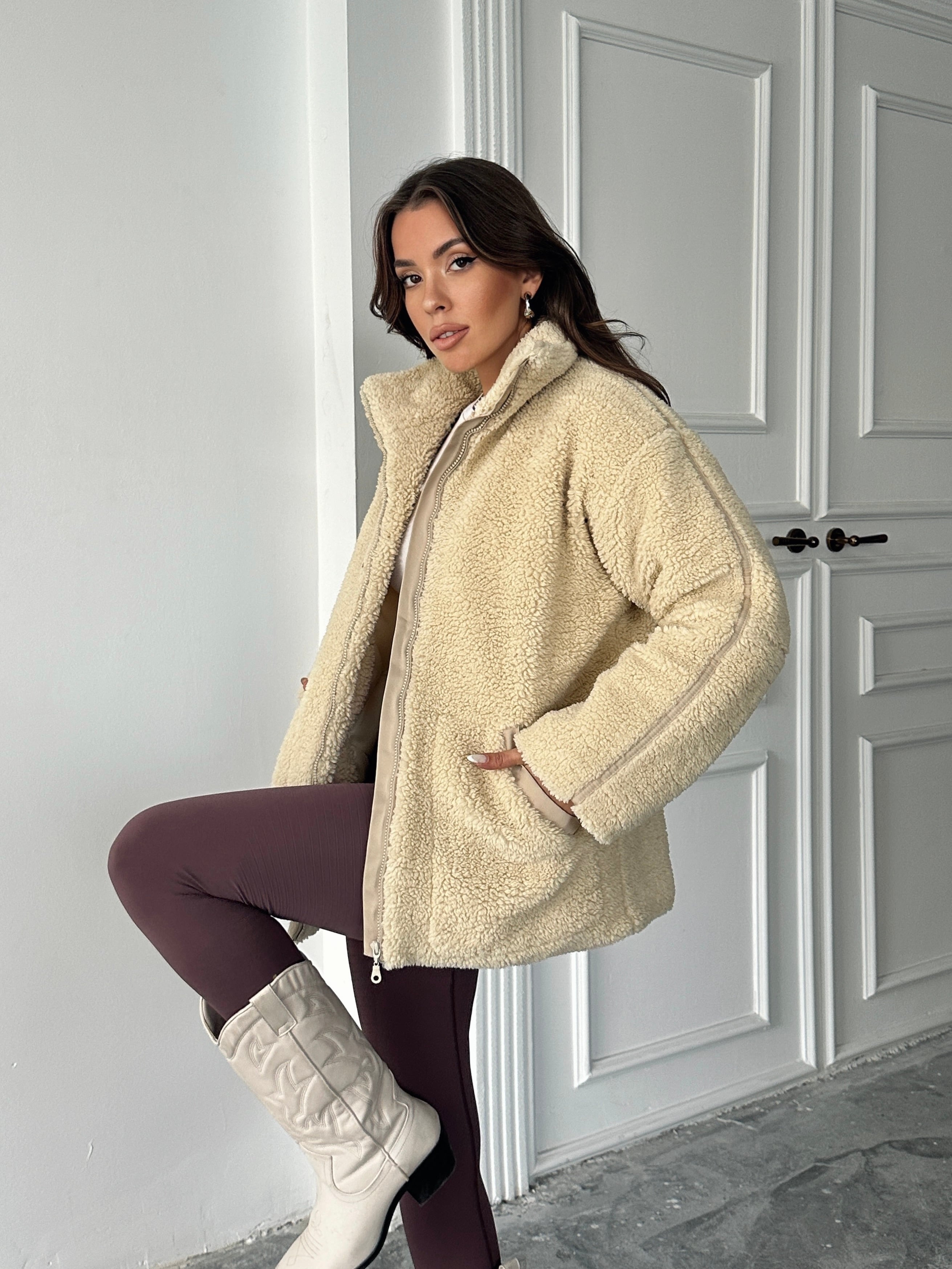 İç Astarlı Oversize Peluş Mont 