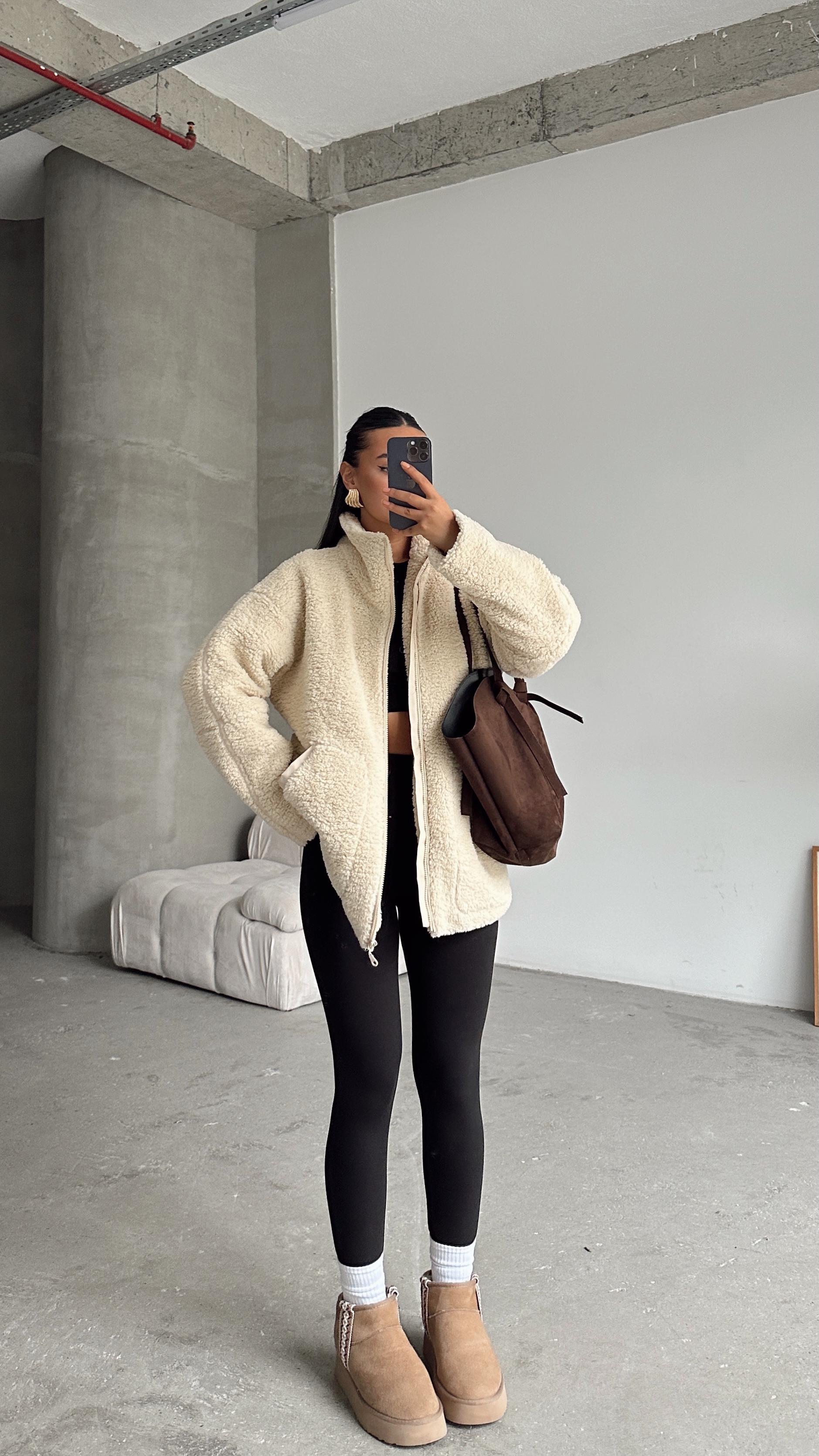 İç Astarlı Oversize Peluş Mont 
