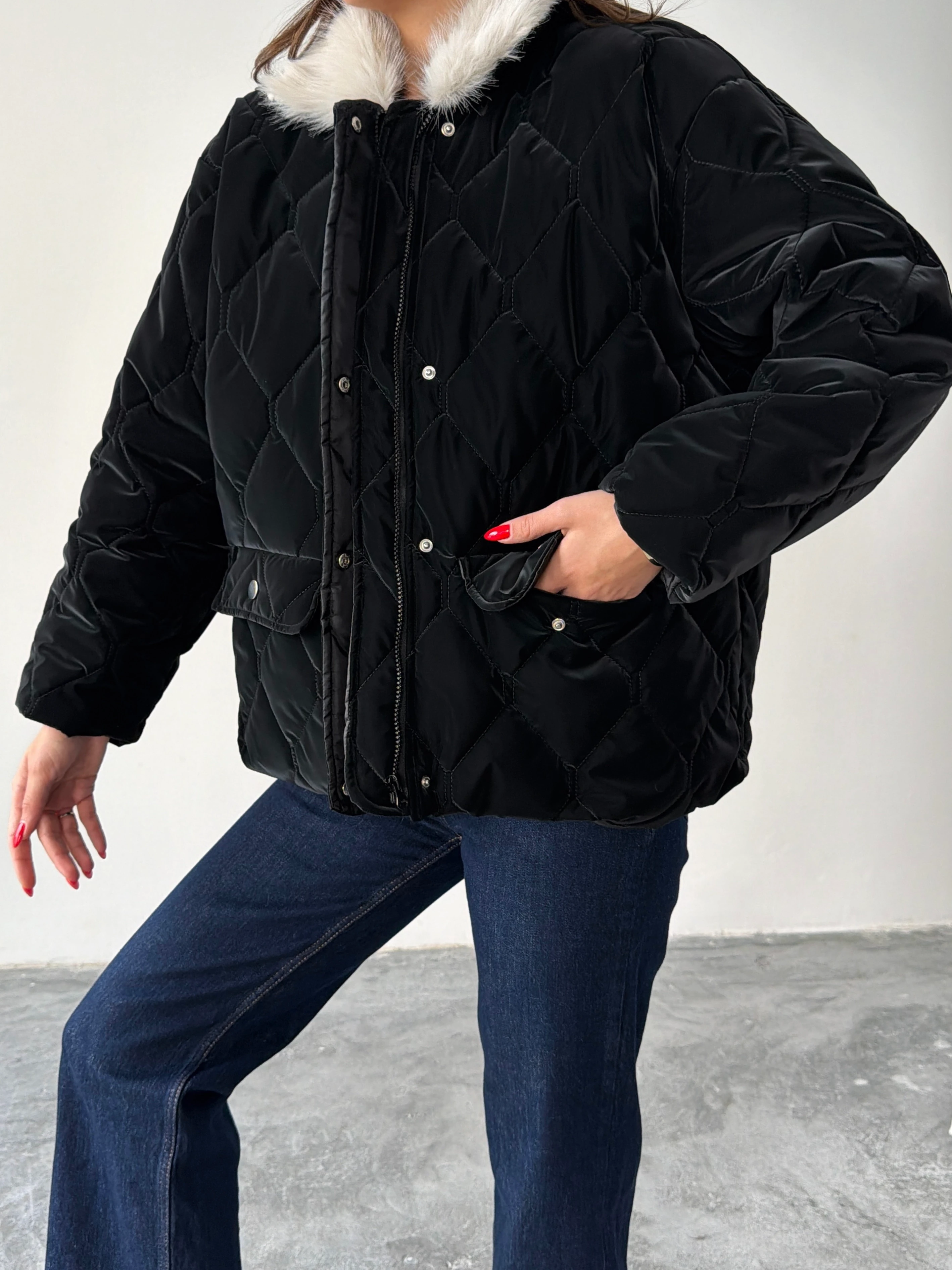 Kapitone Kürk Detay Mont  - Siyah