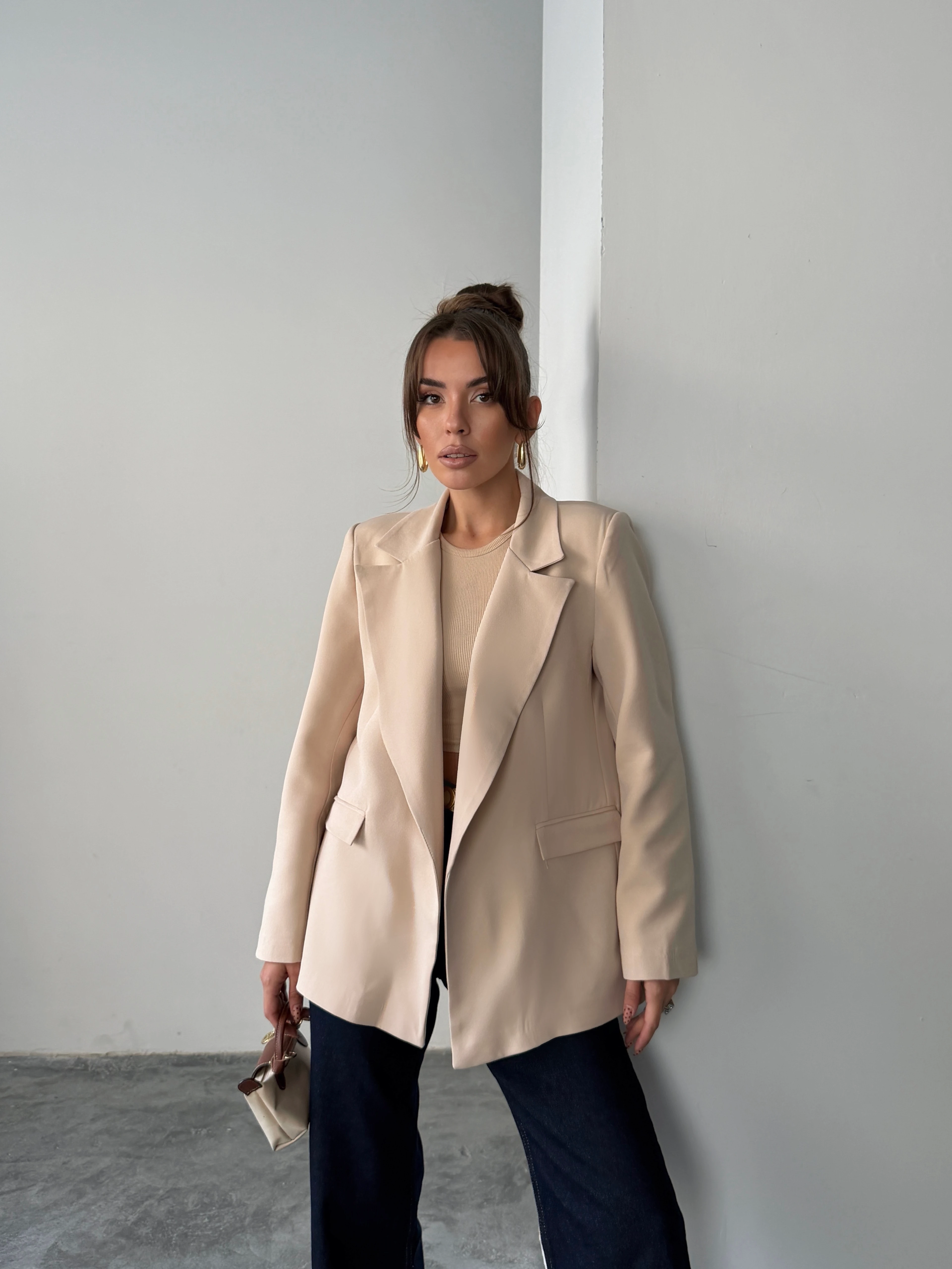 Astar Detaylı Kulplu Ceket 