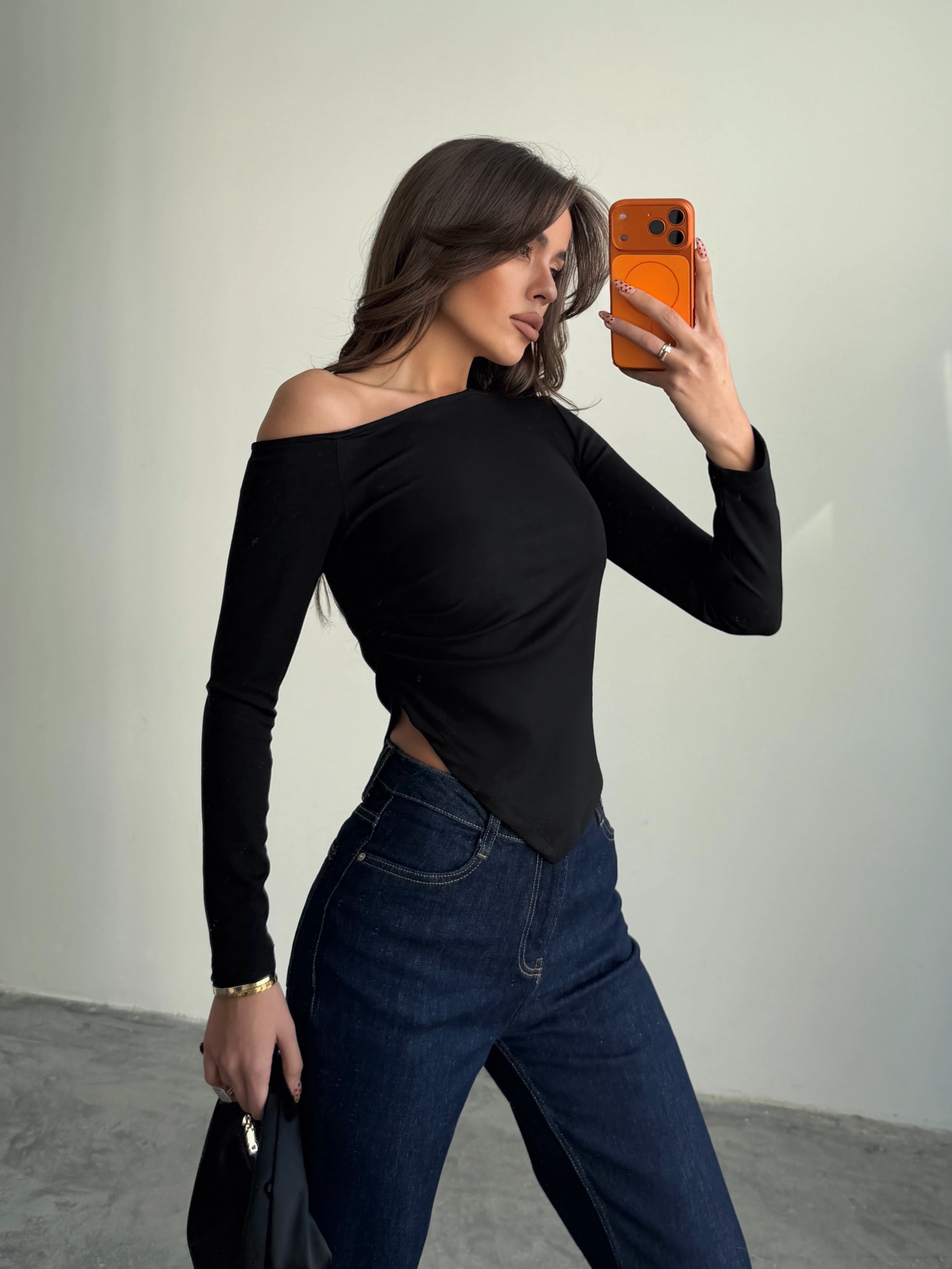 Kayık Yaka Asimetrik Bluz - Siyah