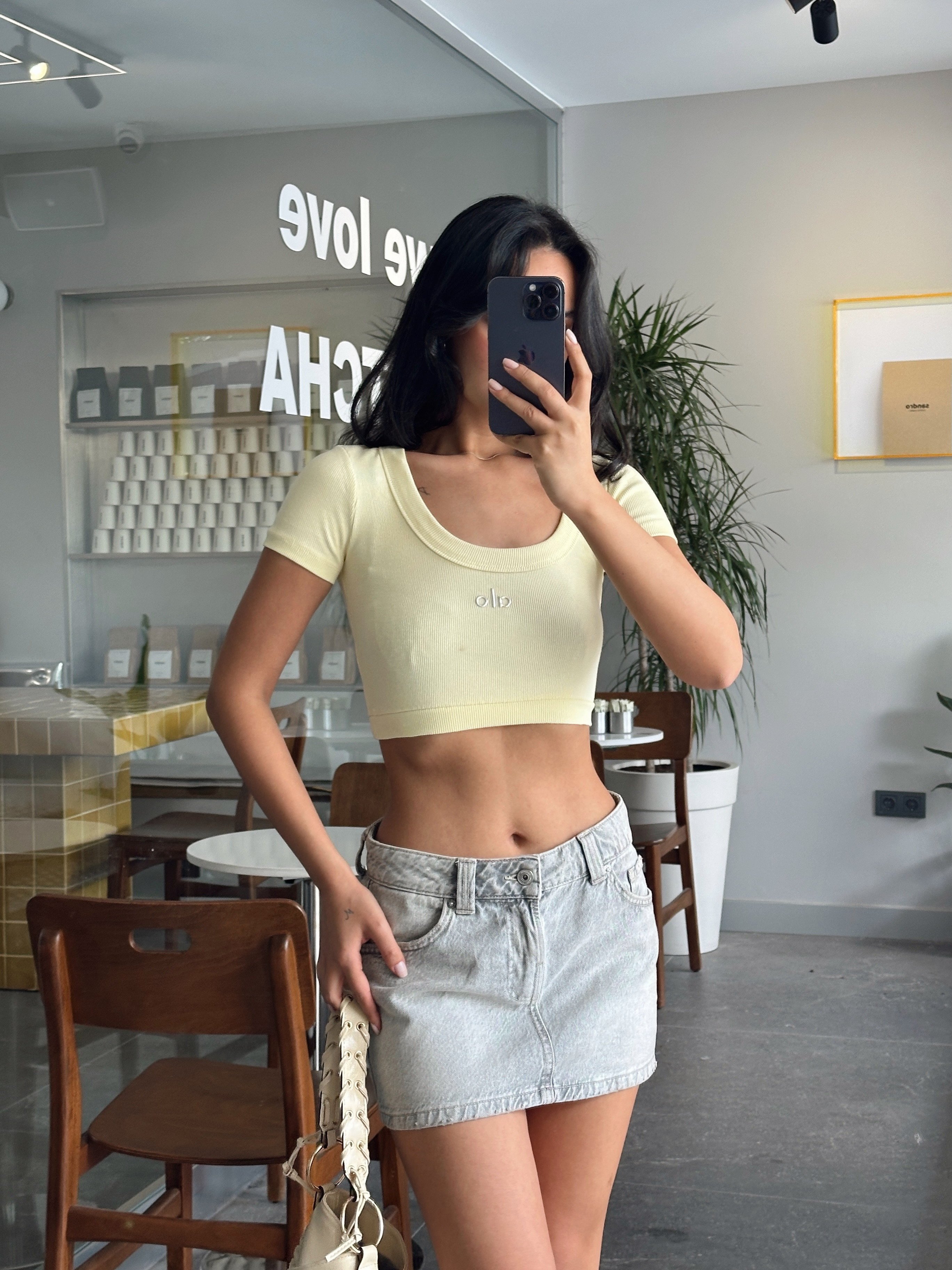 Geniş Yaka Baskılı Crop