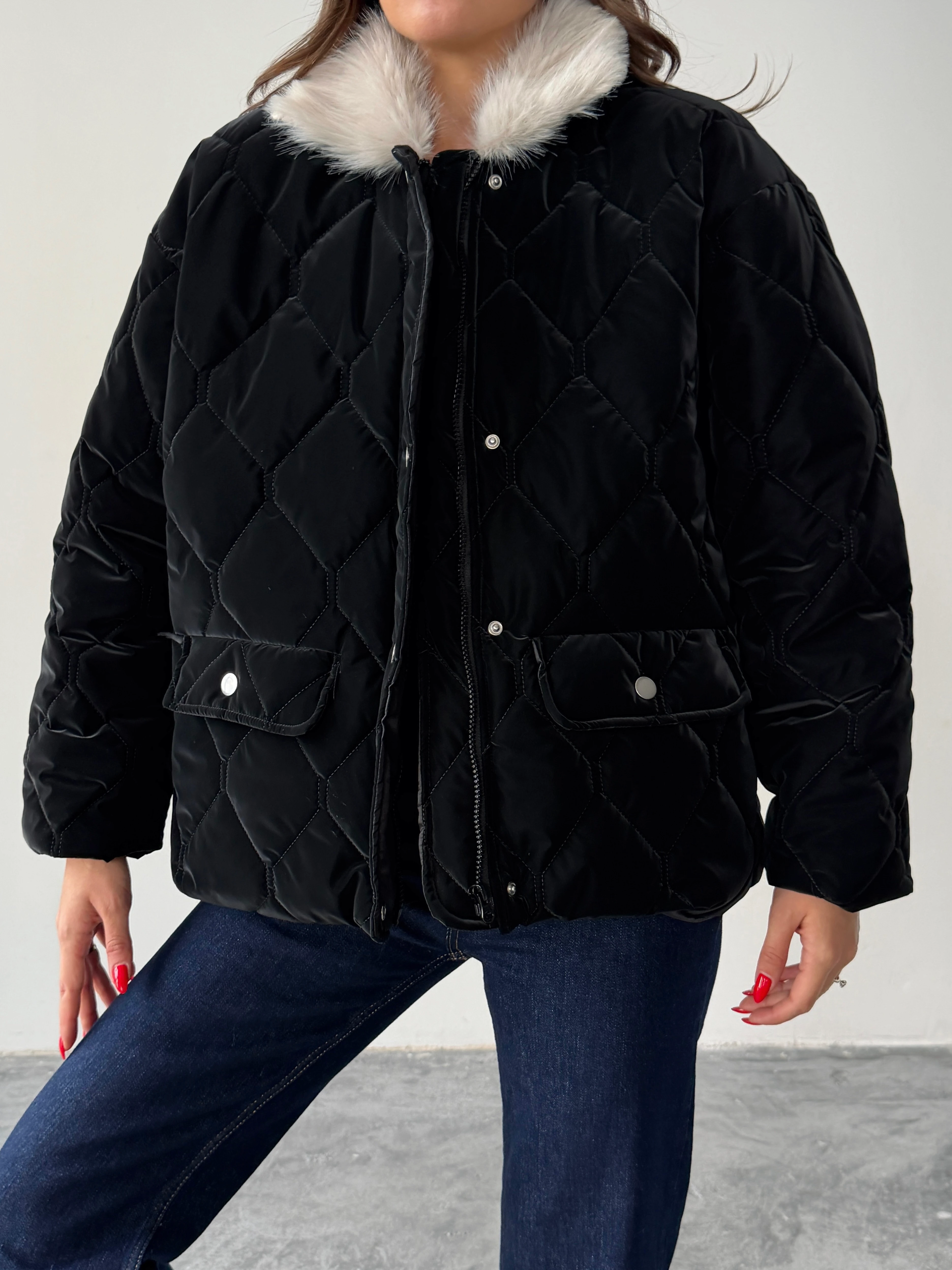 Kapitone Kürk Detay Mont  - Siyah