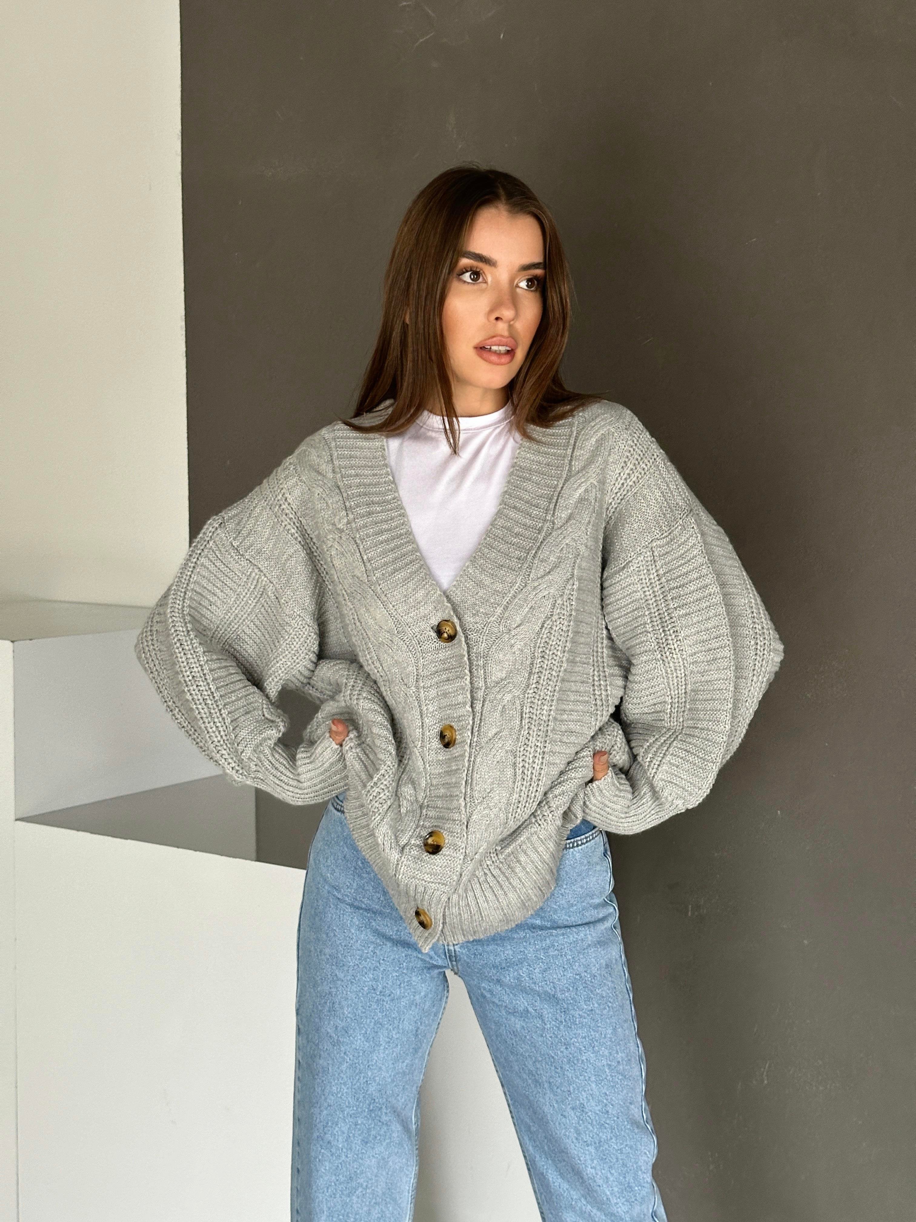 Düğmeli Oversize Örgü Hırka Açık Gri