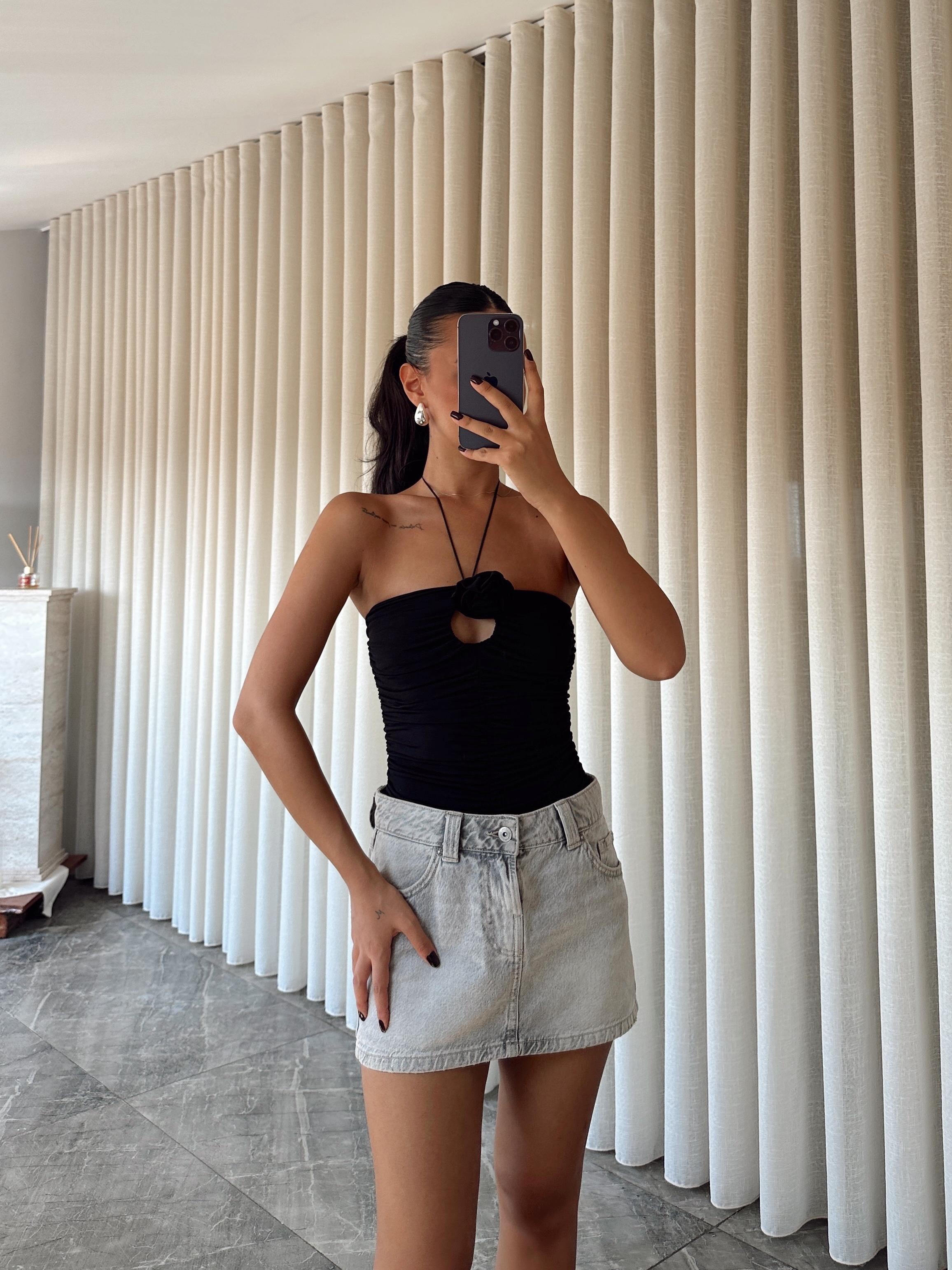 Milla Gül Detay Boyundan Bağlamalı Bodysuit Siyah