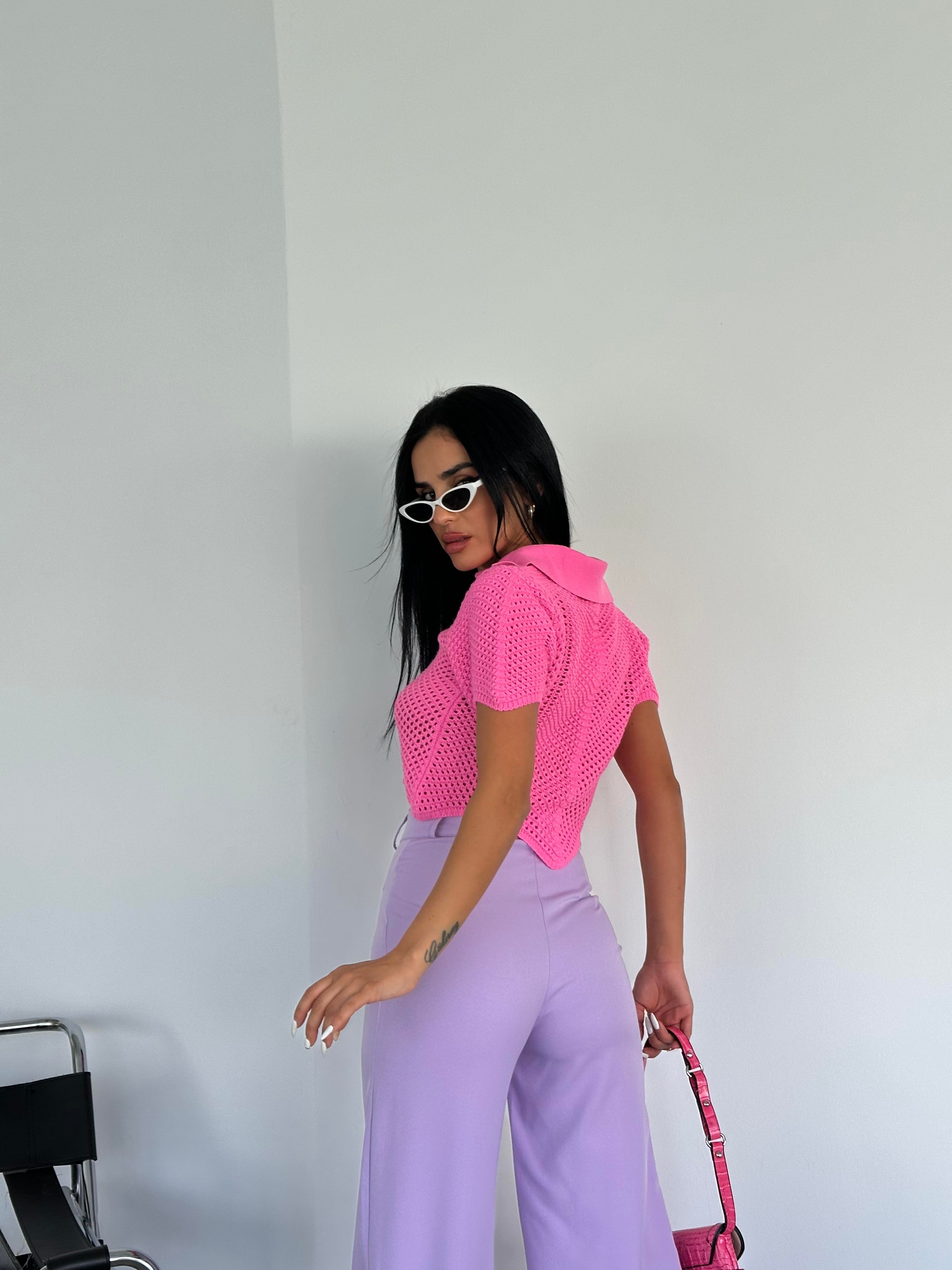 Asimetrik Polo Yaka Delikli Crop Pembe