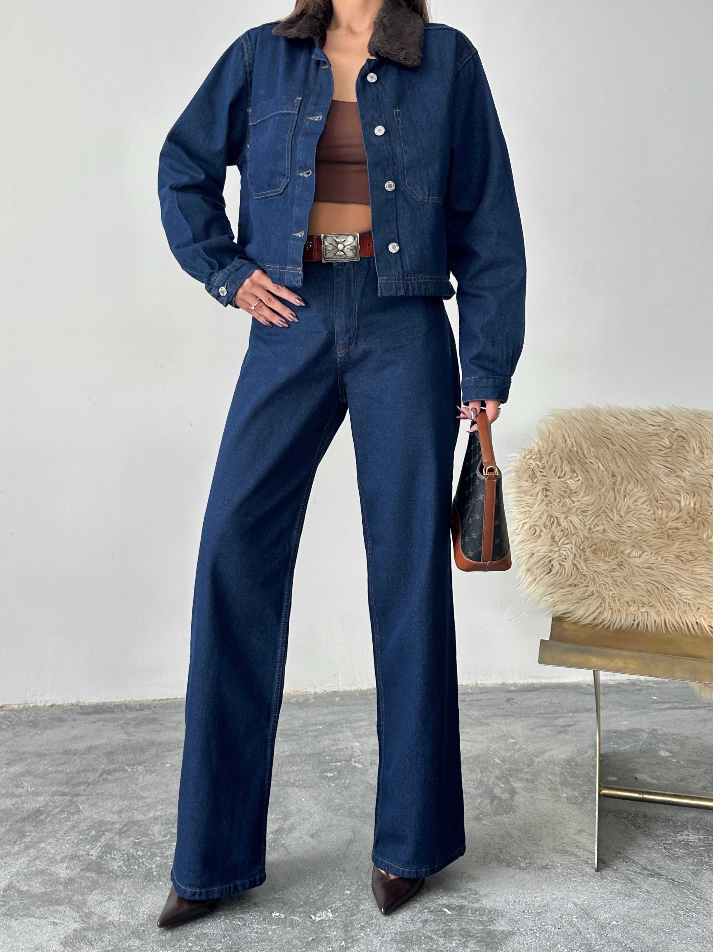 Yakası Kürklü Denim Takım