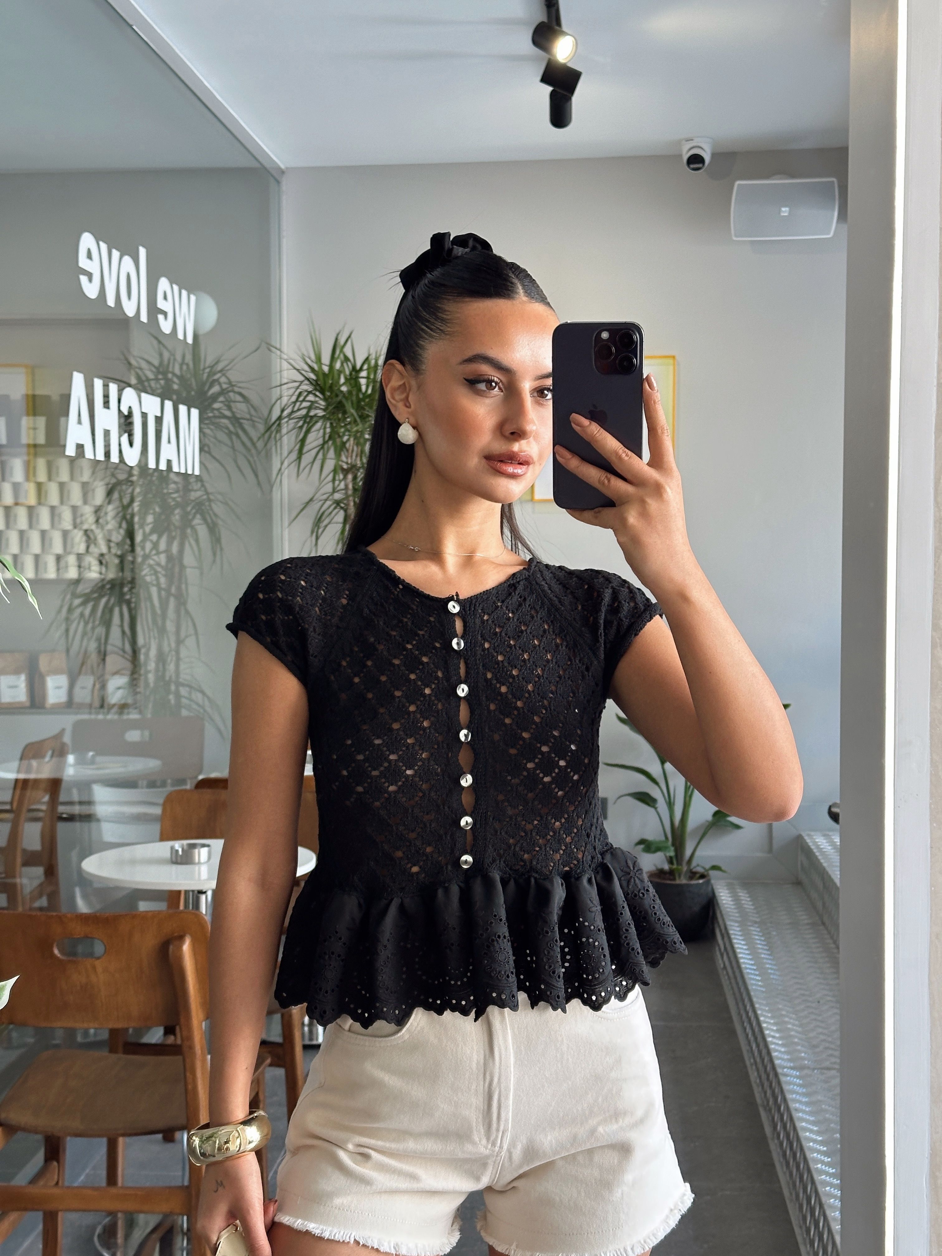 Altı Fistolu Düğmeli Triko