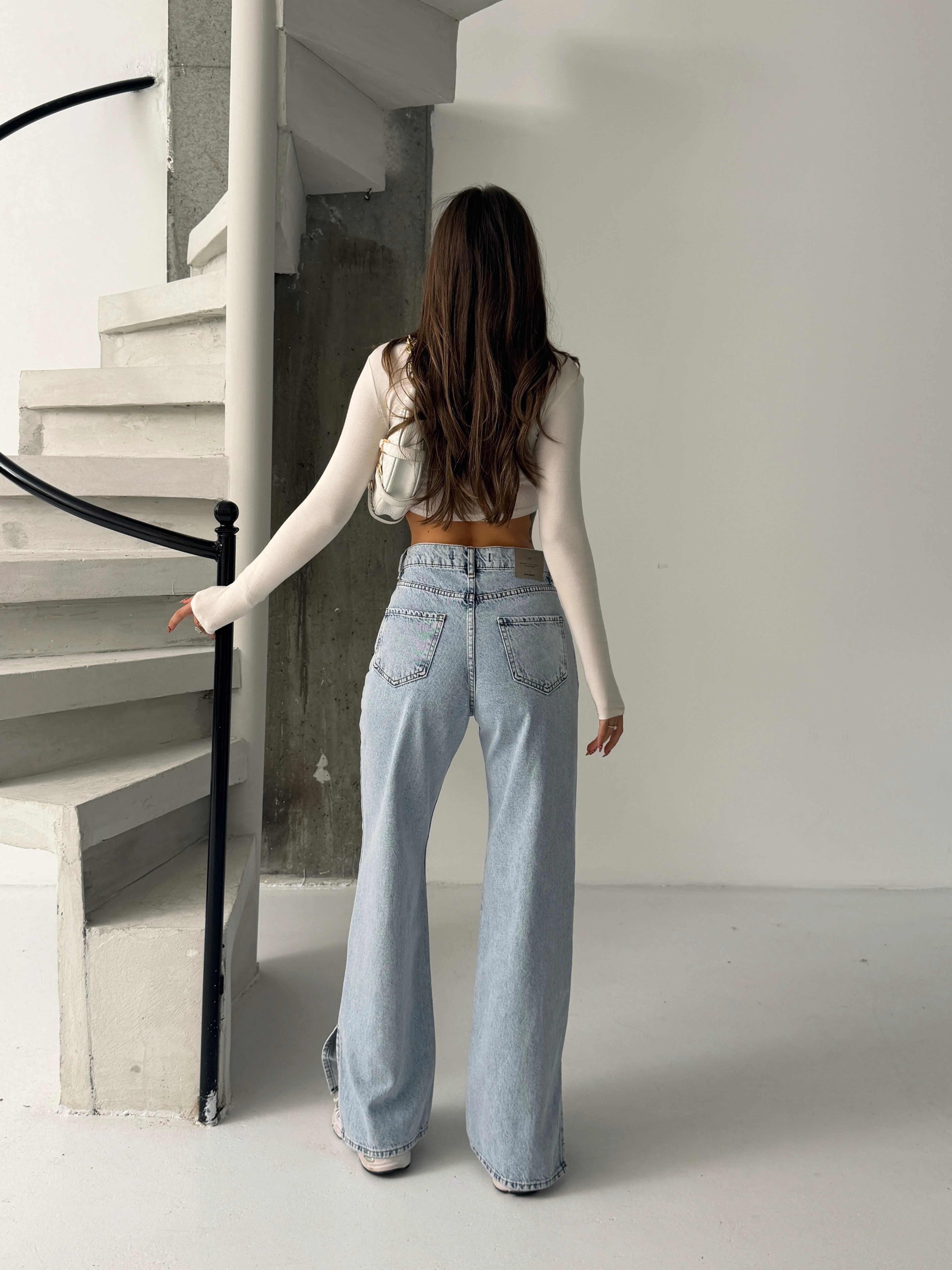 Paçası Yırtmaçlı Jean 