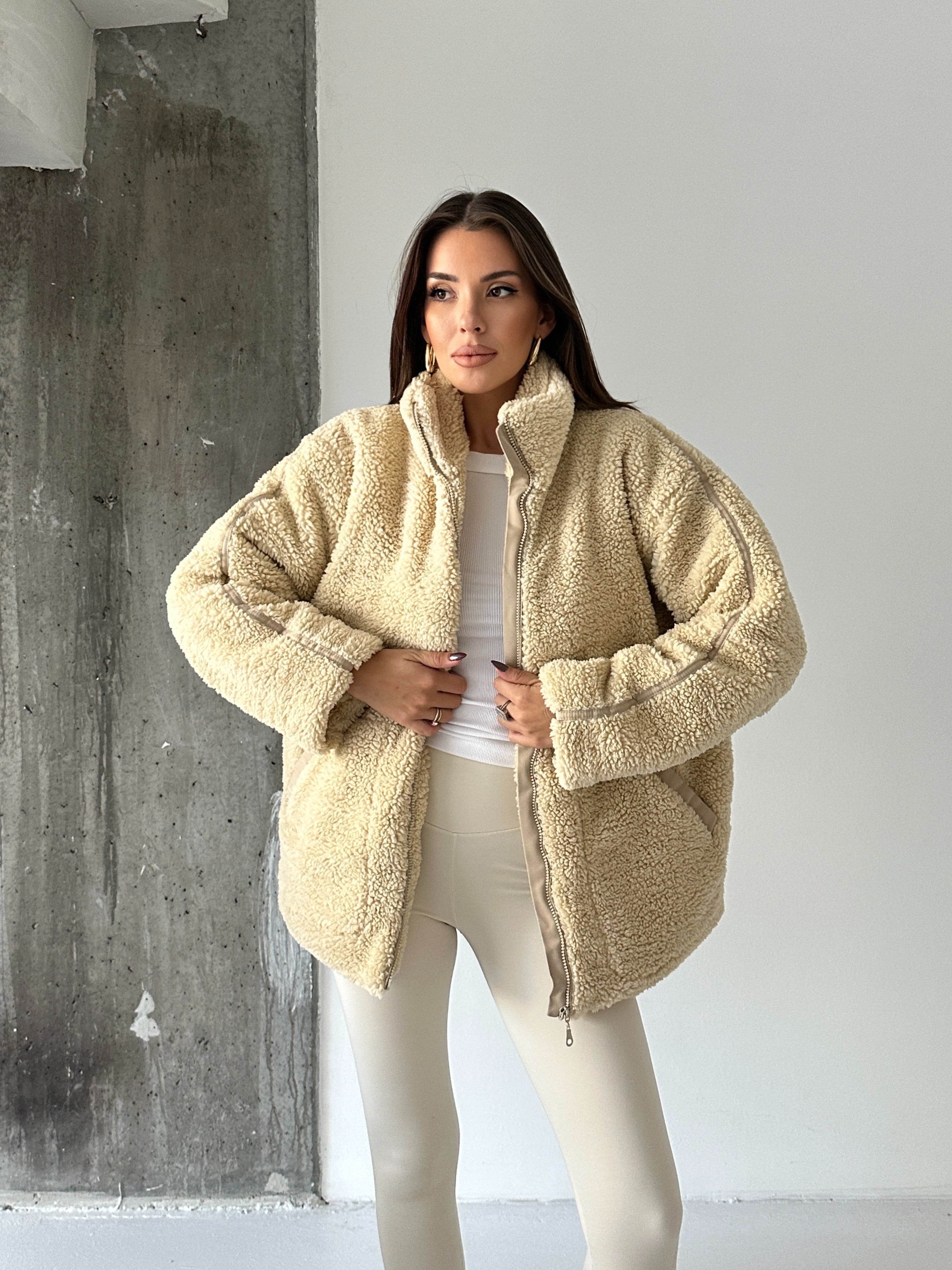 İç Astarlı Oversize Peluş Mont 